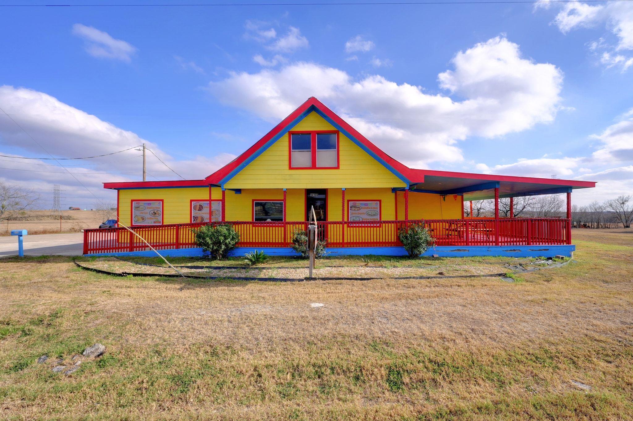 14100 Camino Real, Niederwald, TX 78640