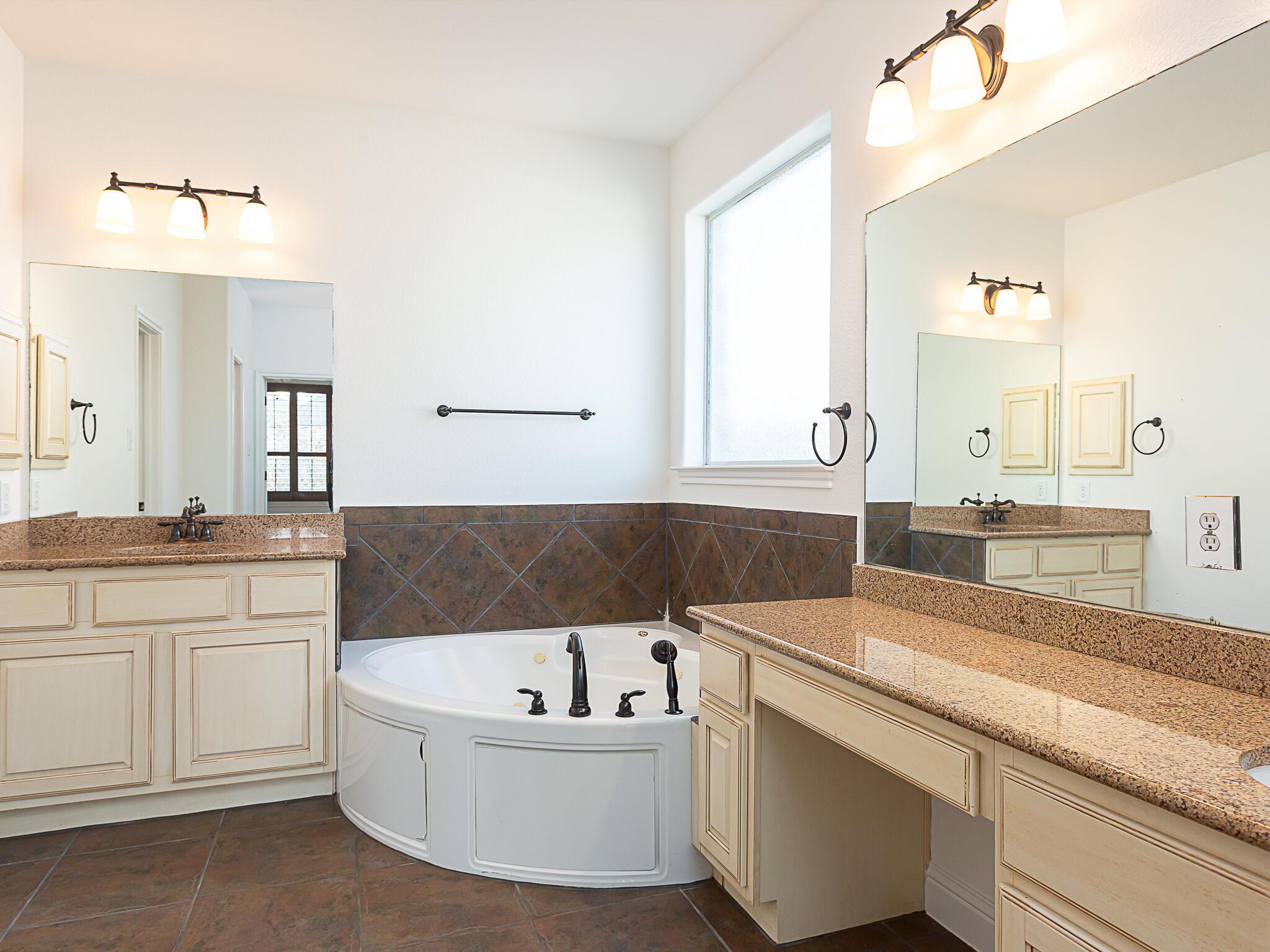 7908 Journeyville Dr, Austin, TX 78735