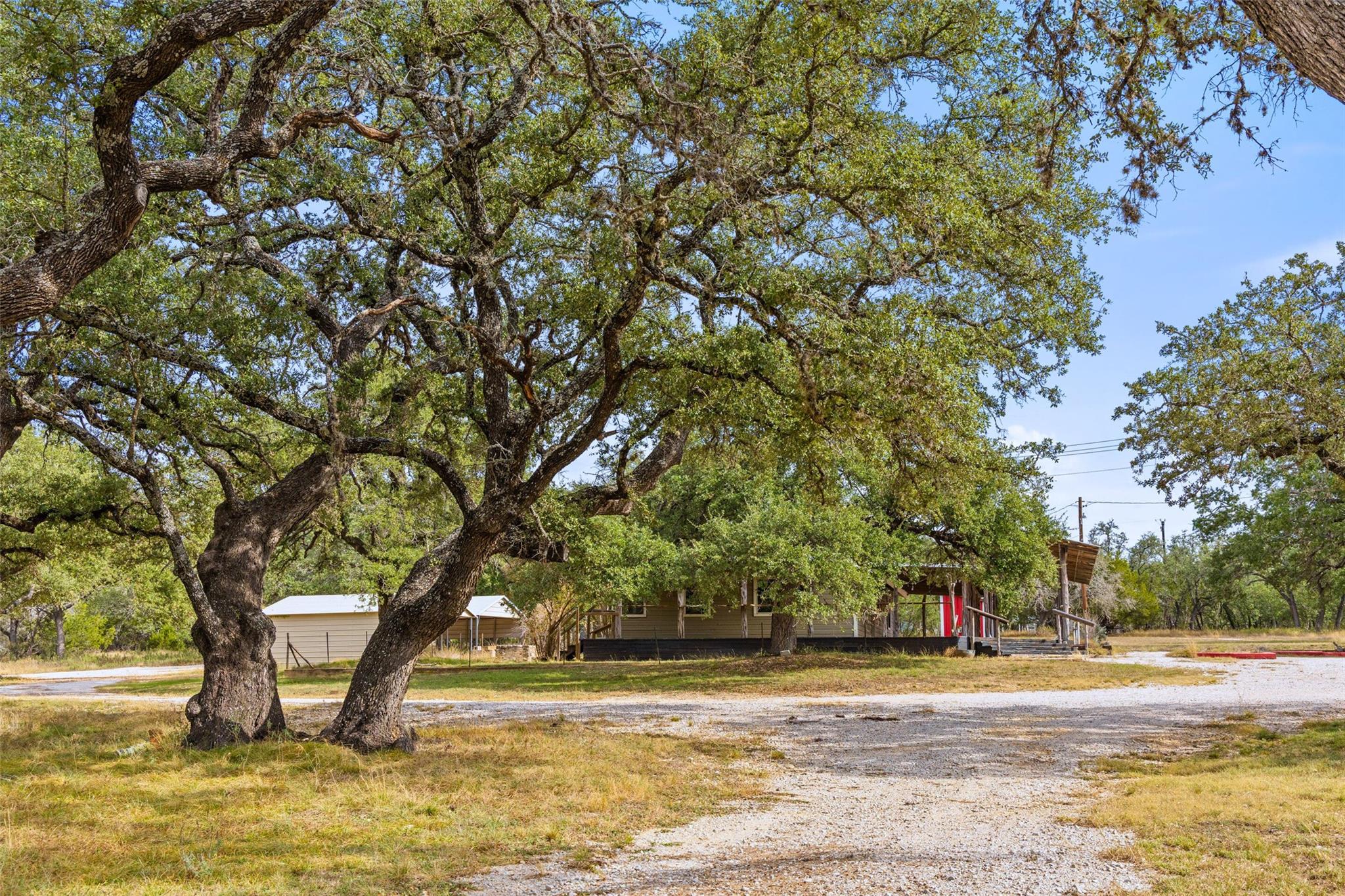 214 Edmonds Ave, Johnson City, TX 78636