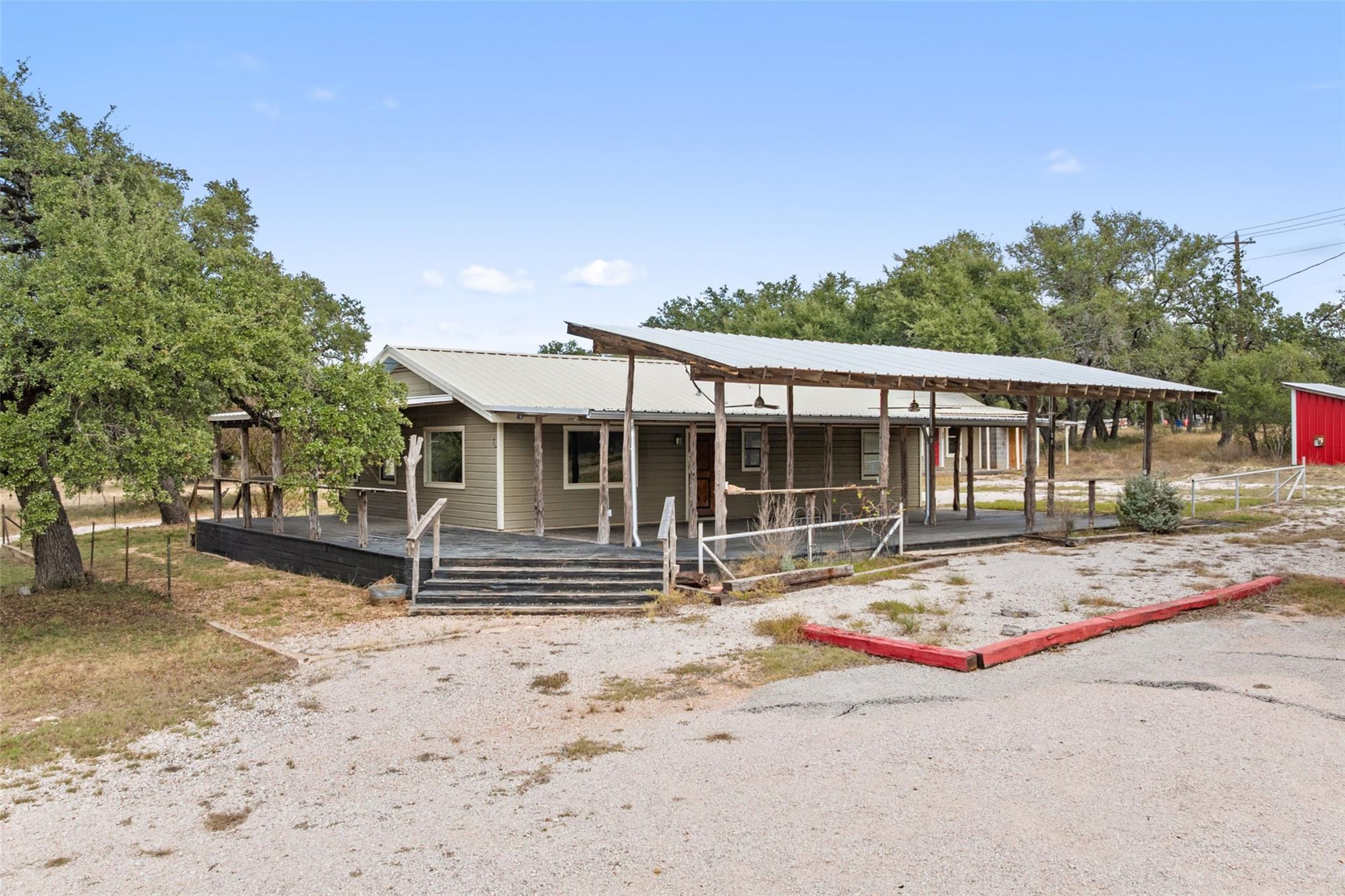 214 Edmonds Ave, Johnson City, TX 78636