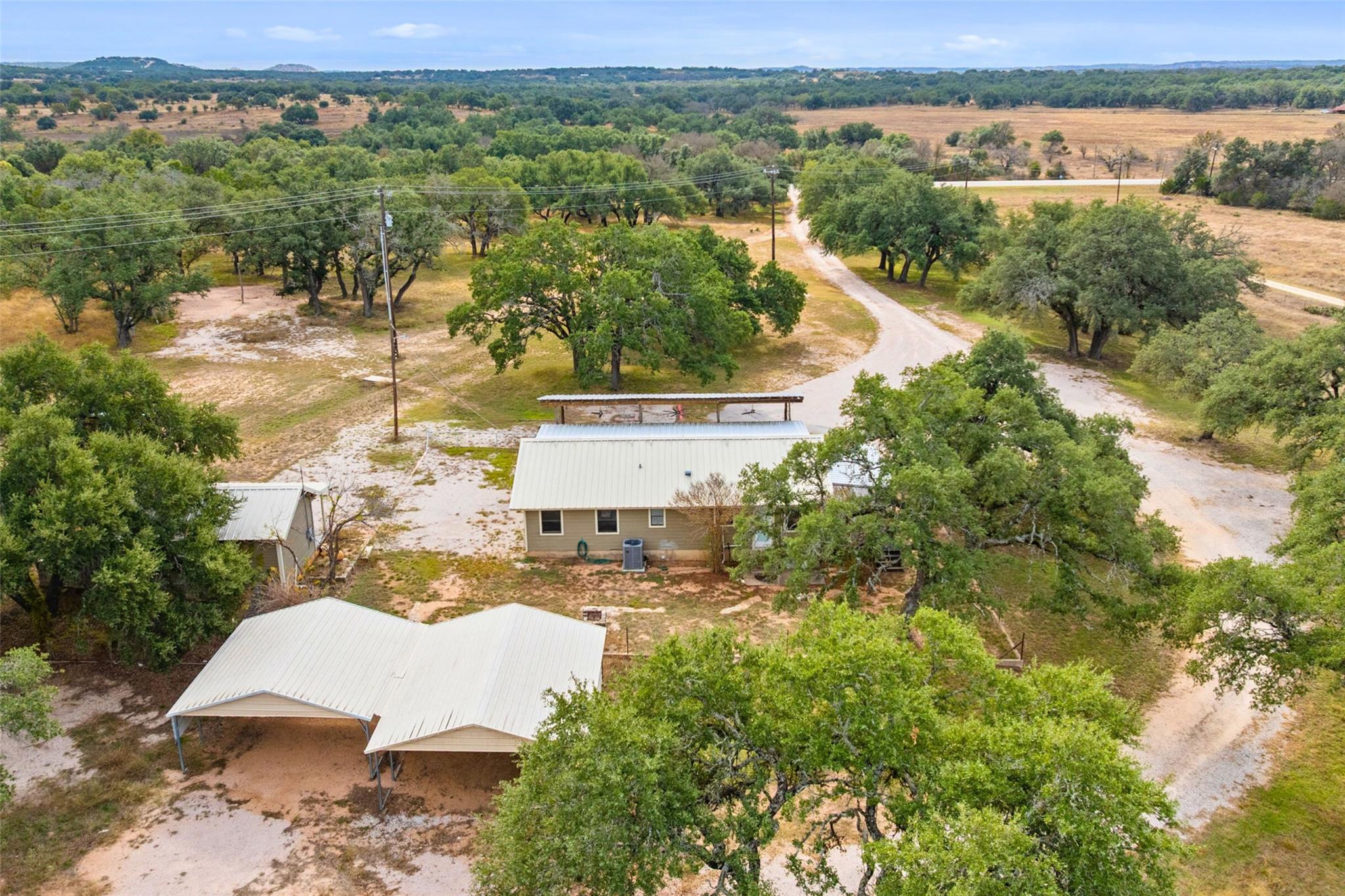 214 Edmonds Ave, Johnson City, TX 78636