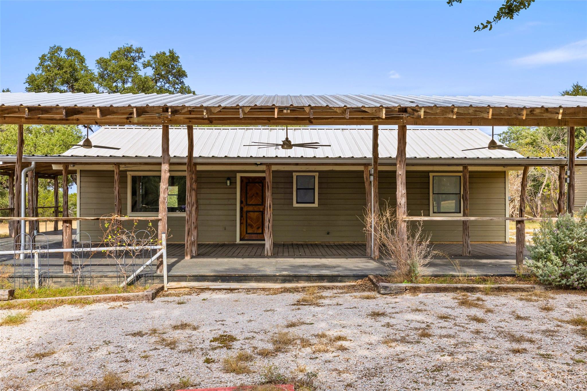 214 Edmonds Ave, Johnson City, TX 78636