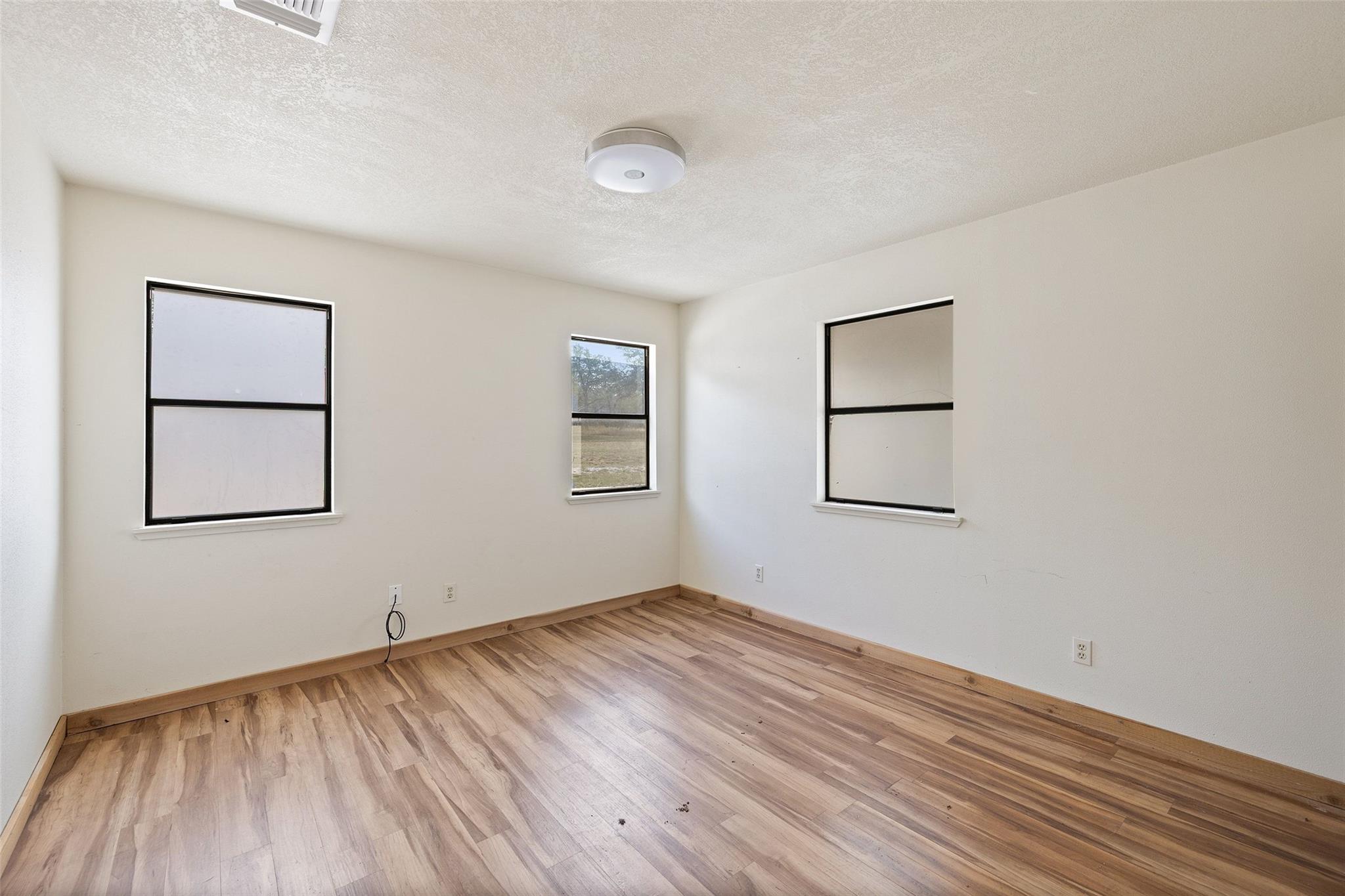 214 Edmonds Ave, Johnson City, TX 78636