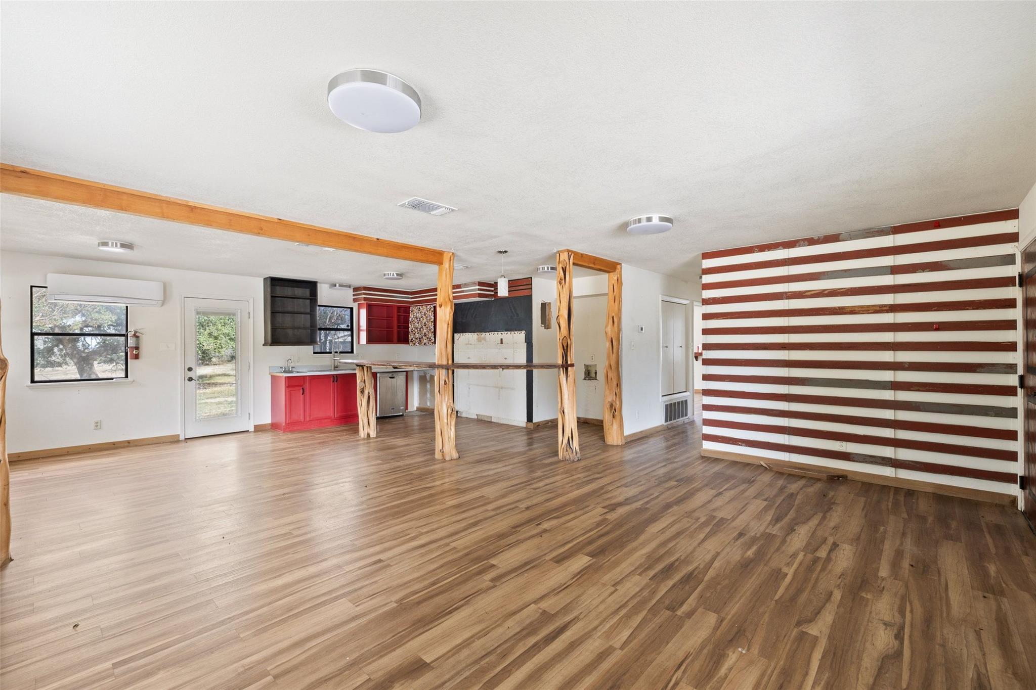 214 Edmonds Ave, Johnson City, TX 78636