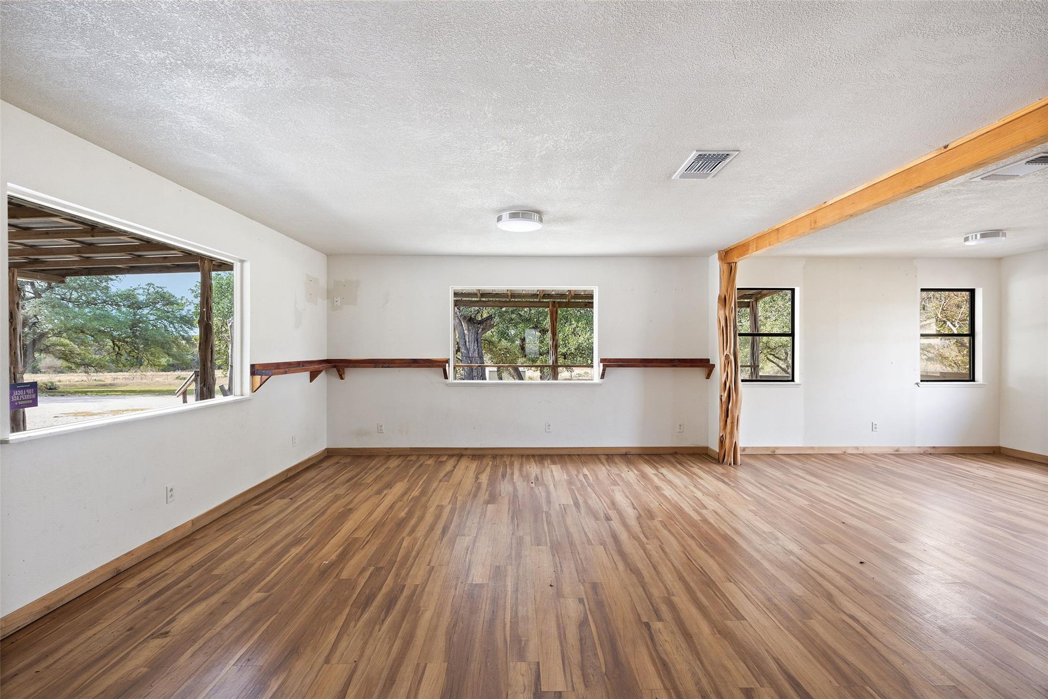 214 Edmonds Ave, Johnson City, TX 78636