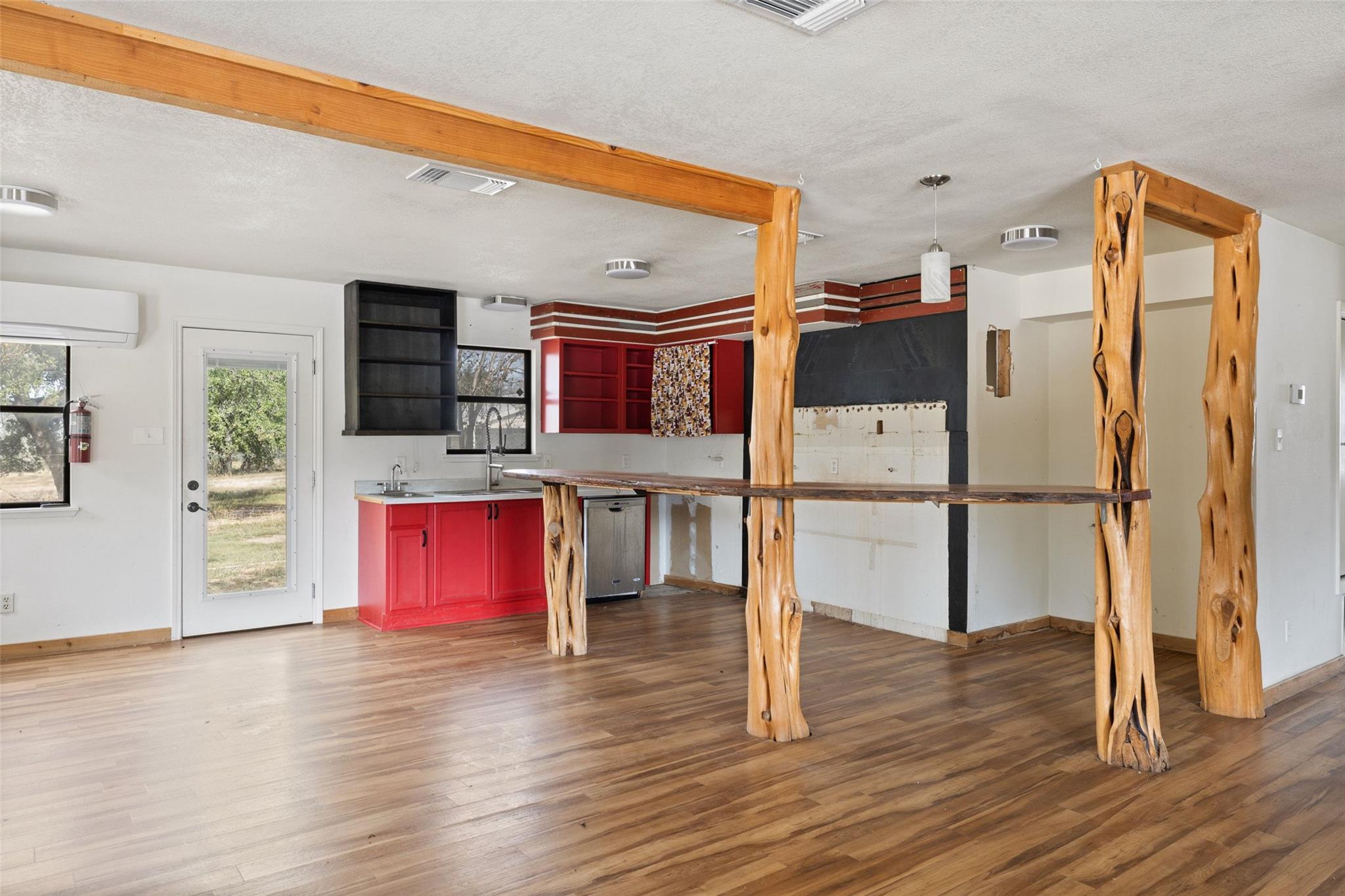 214 Edmonds Ave, Johnson City, TX 78636