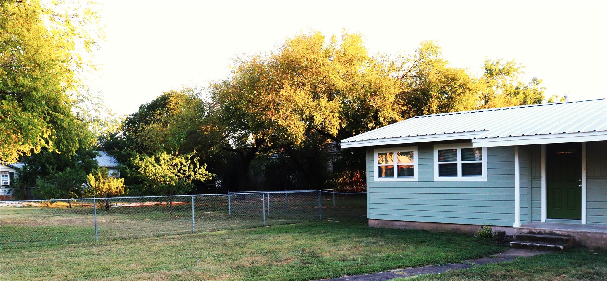 352 W Vaughan St, Bertram, TX 78605