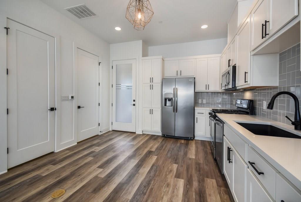 607 W Saint Johns Ave # 2, Austin, TX 78752