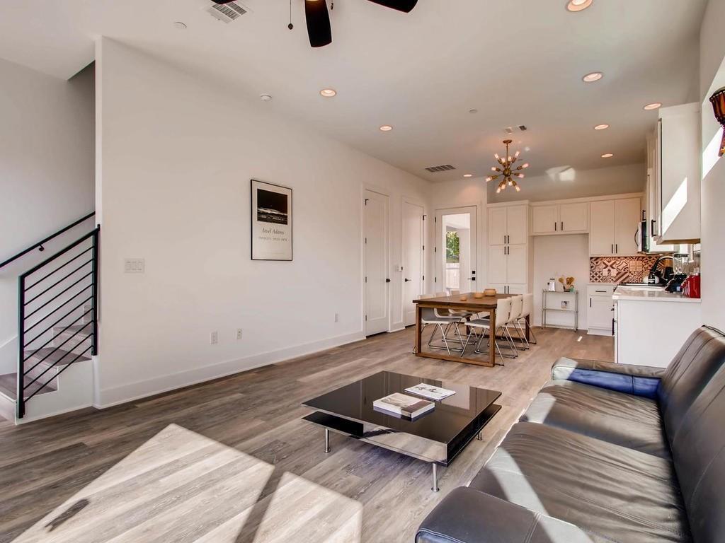 607 W Saint Johns Ave # 2, Austin, TX 78752