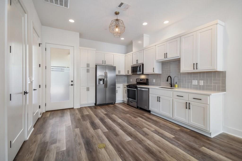 607 W Saint Johns Ave # 2, Austin, TX 78752