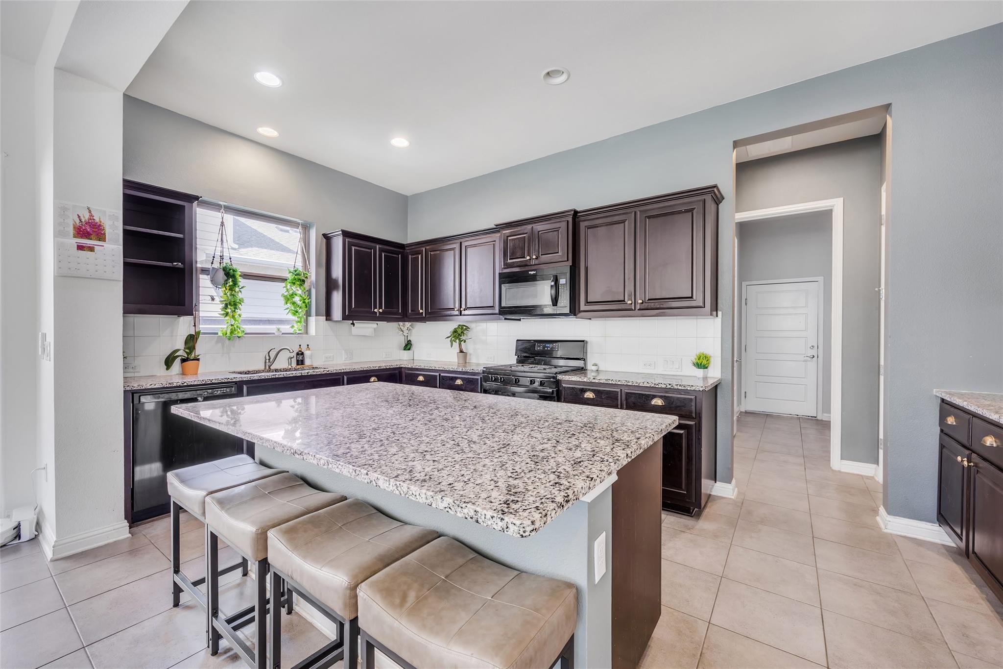 1612 Arcilla St, Austin, TX 78741