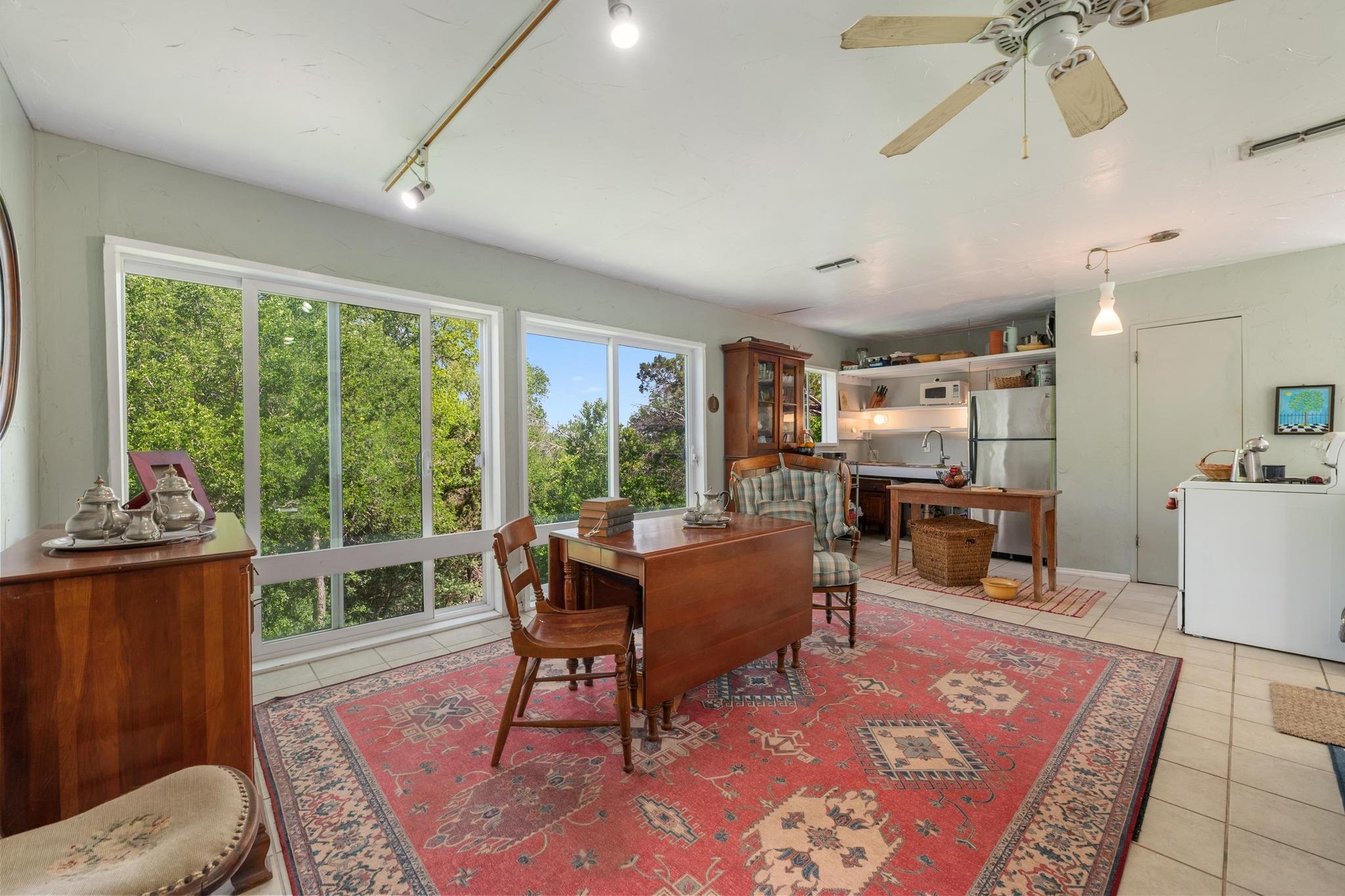 20 N Peak Rd, West Lake Hills, TX 78746