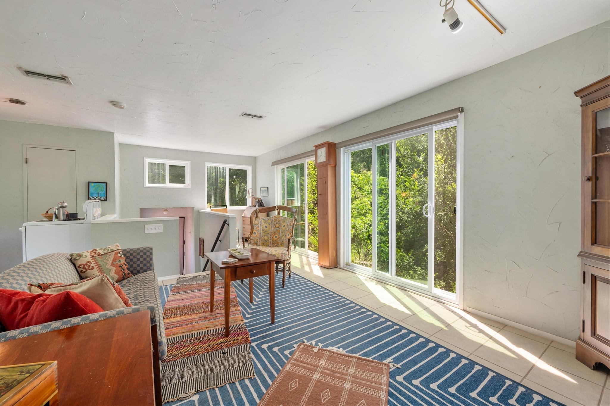 20 N Peak Rd, West Lake Hills, TX 78746