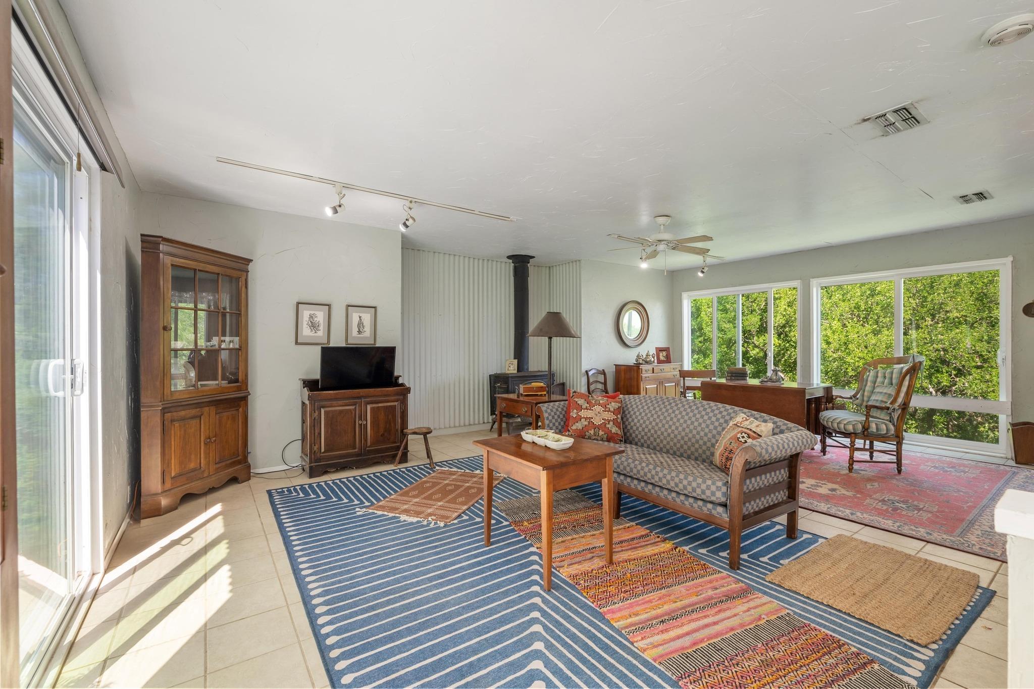 20 N Peak Rd, West Lake Hills, TX 78746