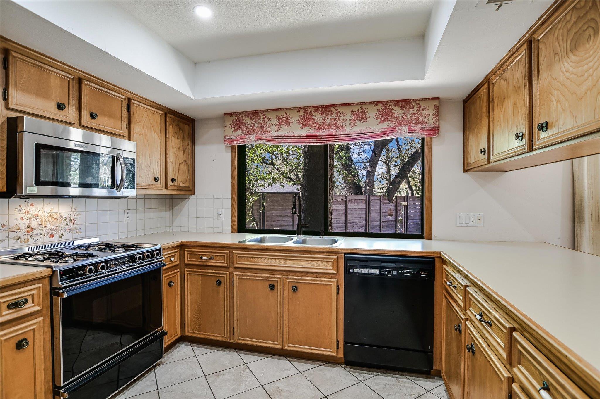 8900 Currywood Dr, Austin, TX 78759