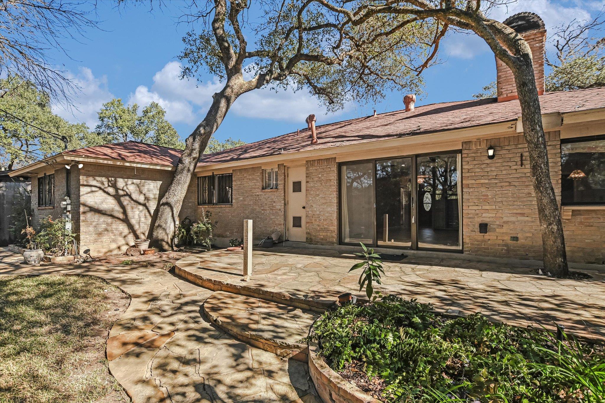 8900 Currywood Dr, Austin, TX 78759