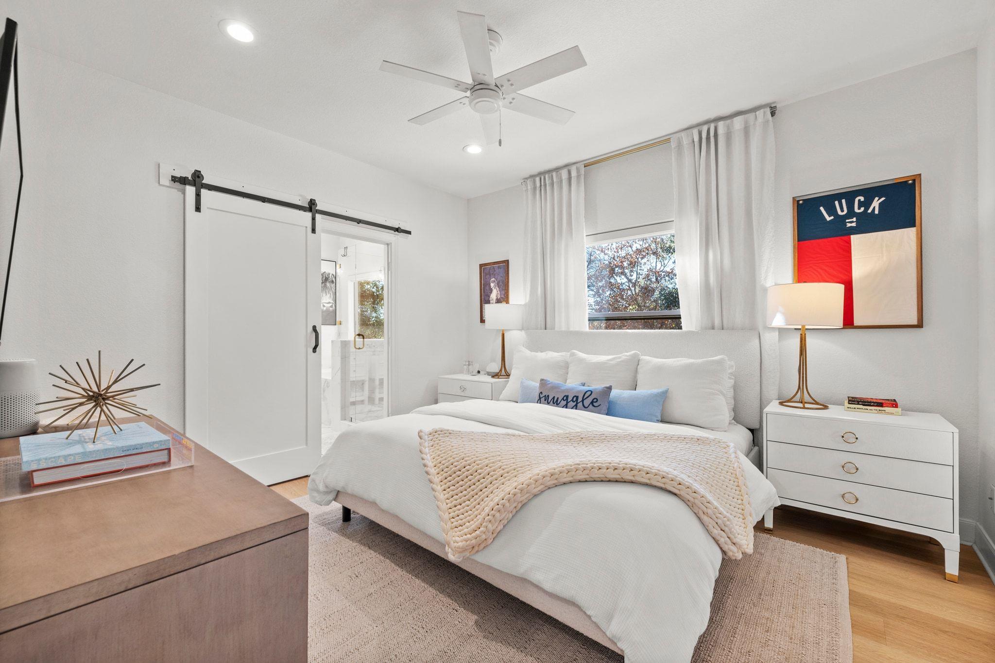 1030 Daviot Dr, Spicewood, TX 78669