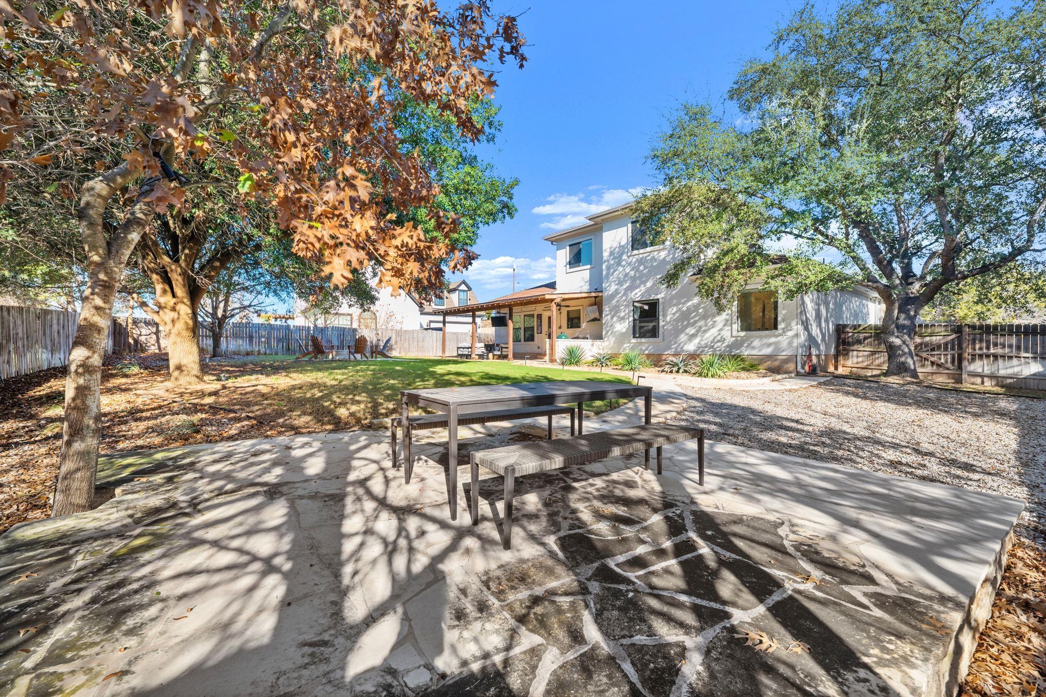 1030 Daviot Dr, Spicewood, TX 78669