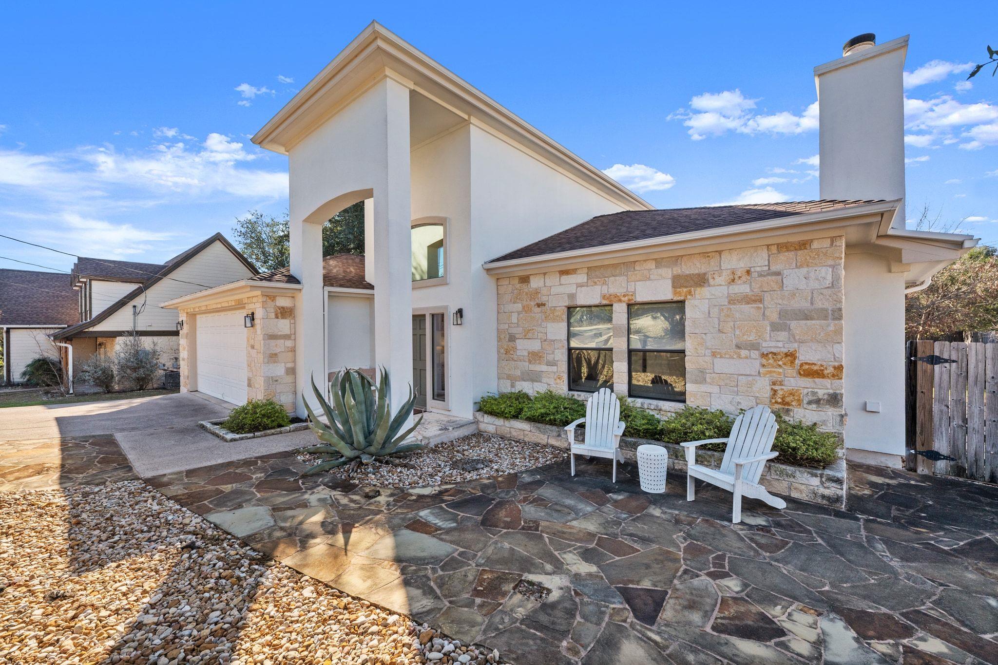 1030 Daviot Dr, Spicewood, TX 78669