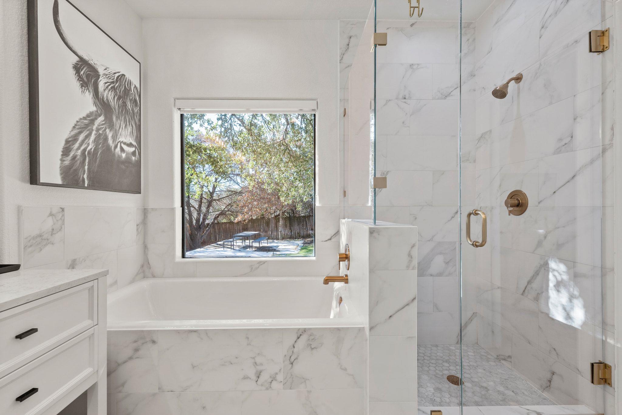 1030 Daviot Dr, Spicewood, TX 78669