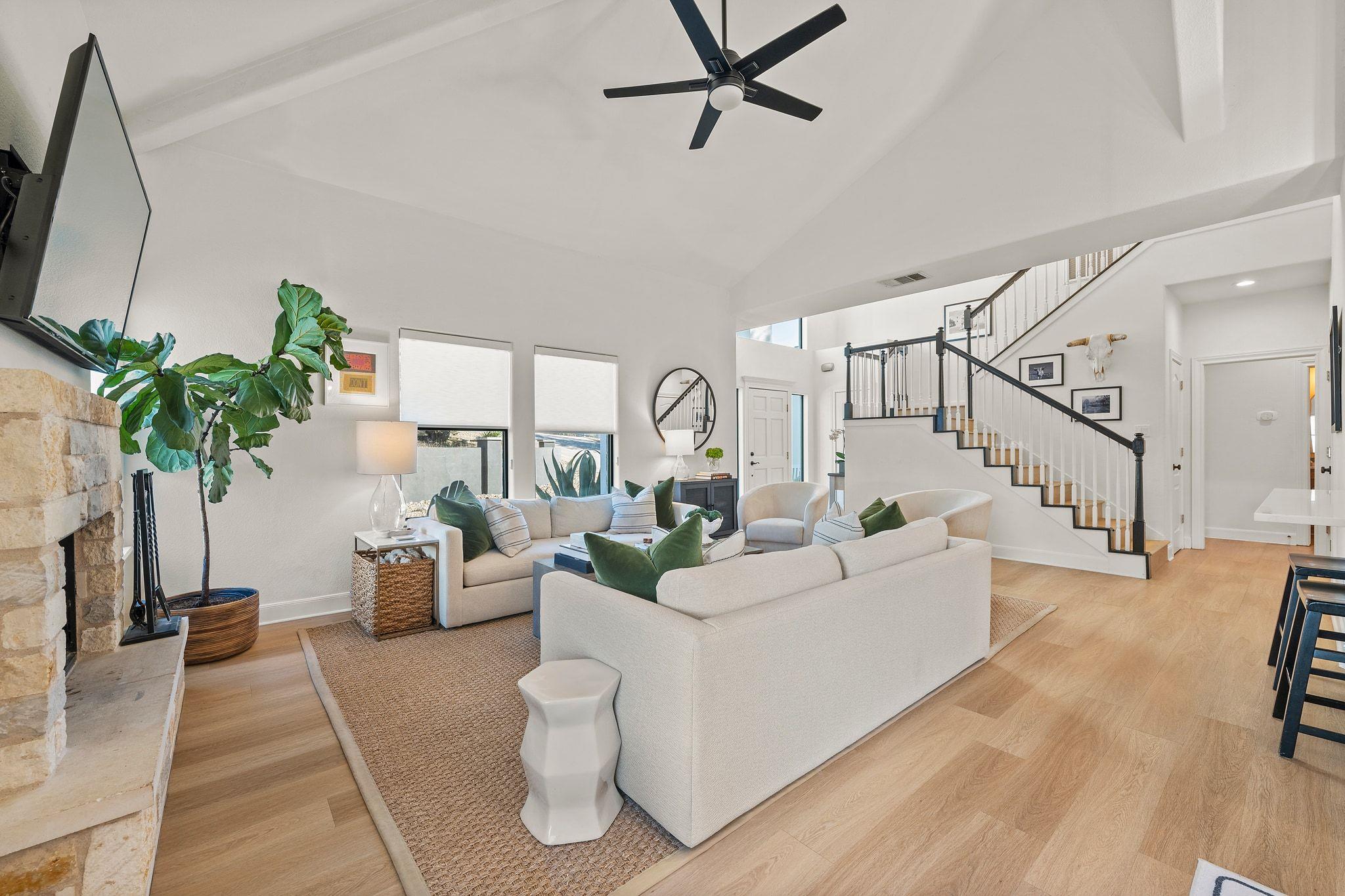 1030 Daviot Dr, Spicewood, TX 78669