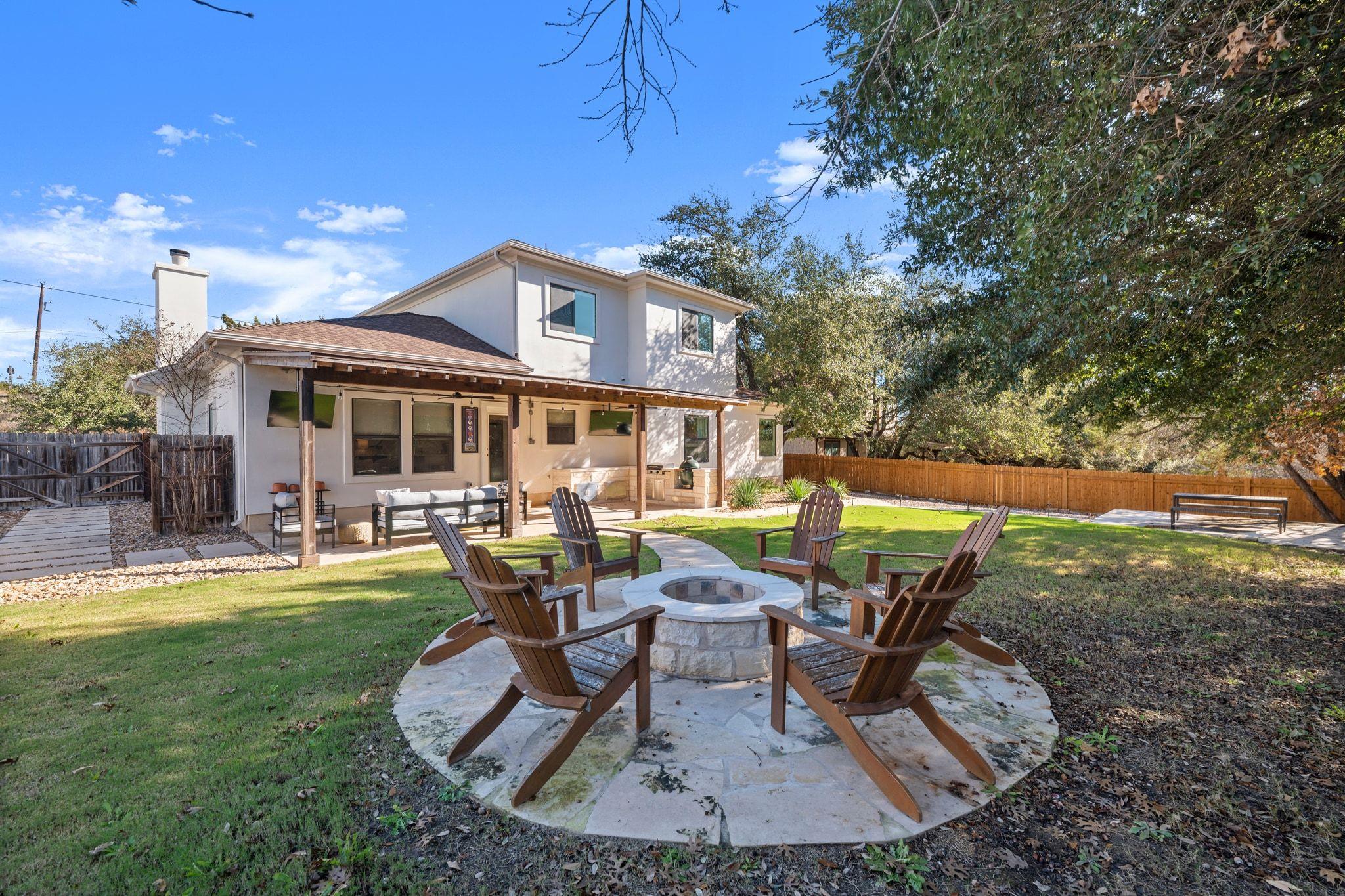 1030 Daviot Dr, Spicewood, TX 78669