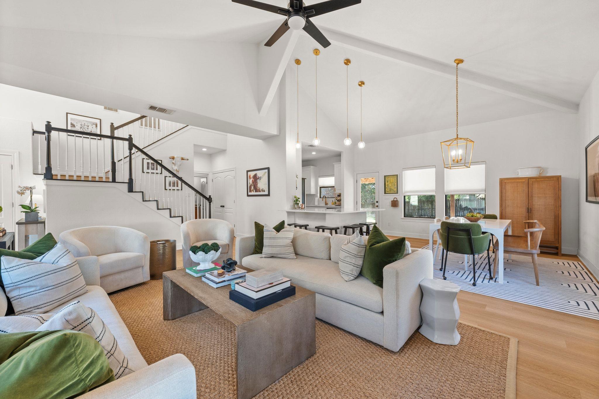 1030 Daviot Dr, Spicewood, TX 78669