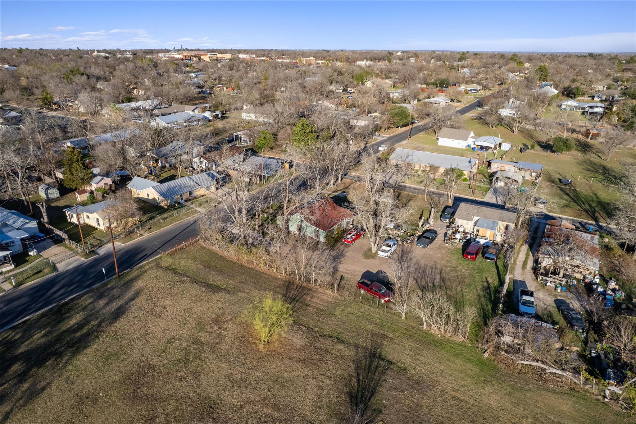 503 W Alamo St, Elgin, TX 78621