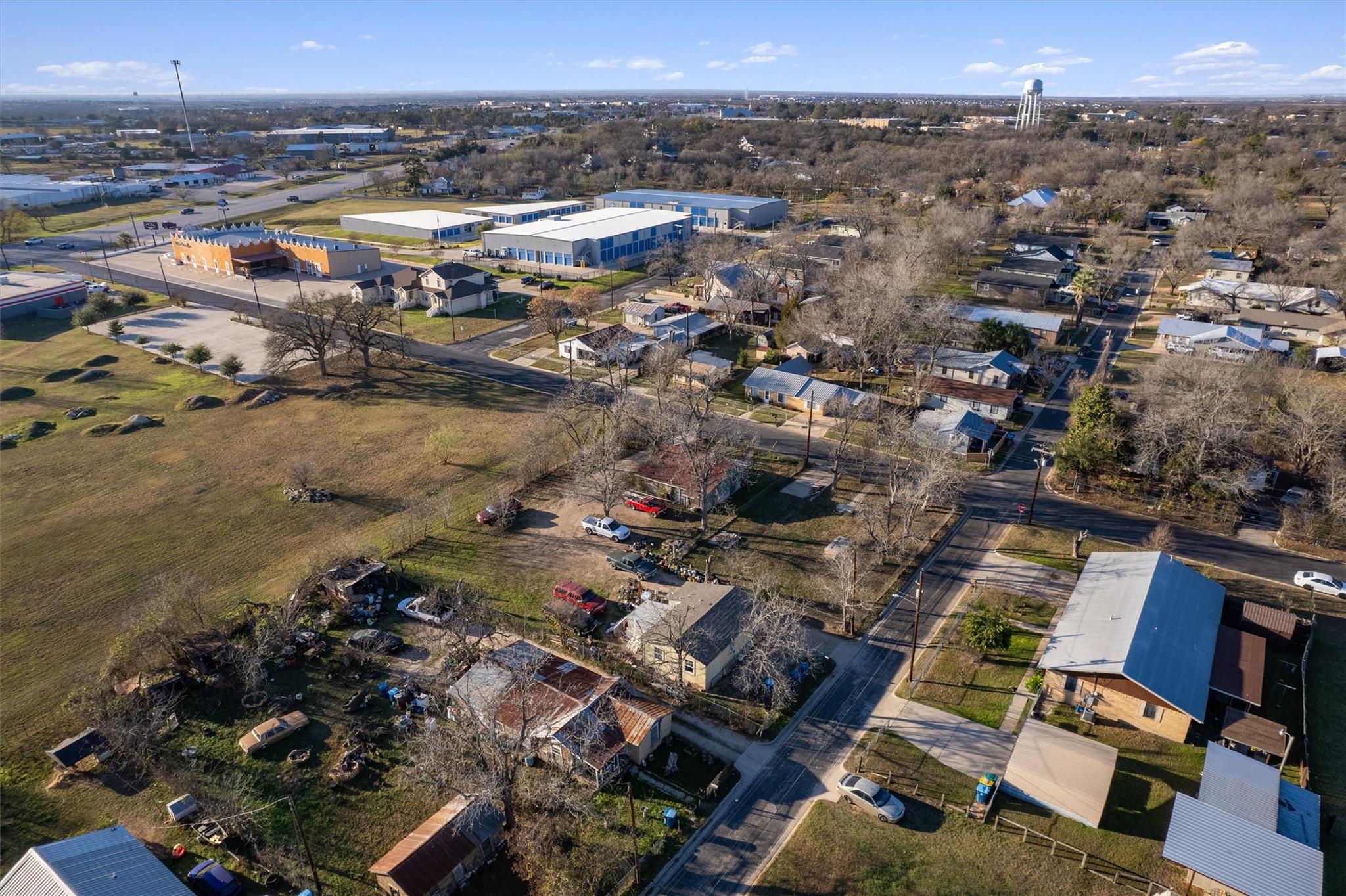 503 W Alamo St, Elgin, TX 78621