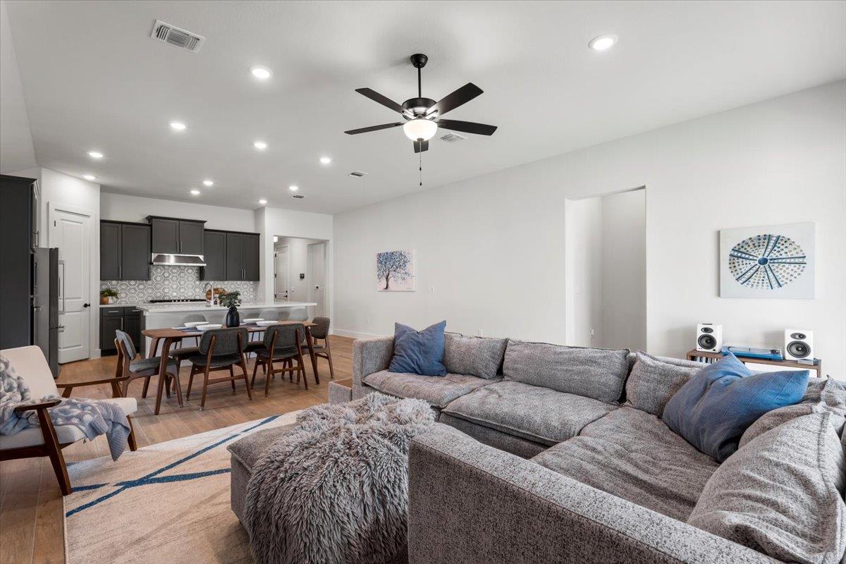 8501 Hillock Ter, Austin, TX 78744