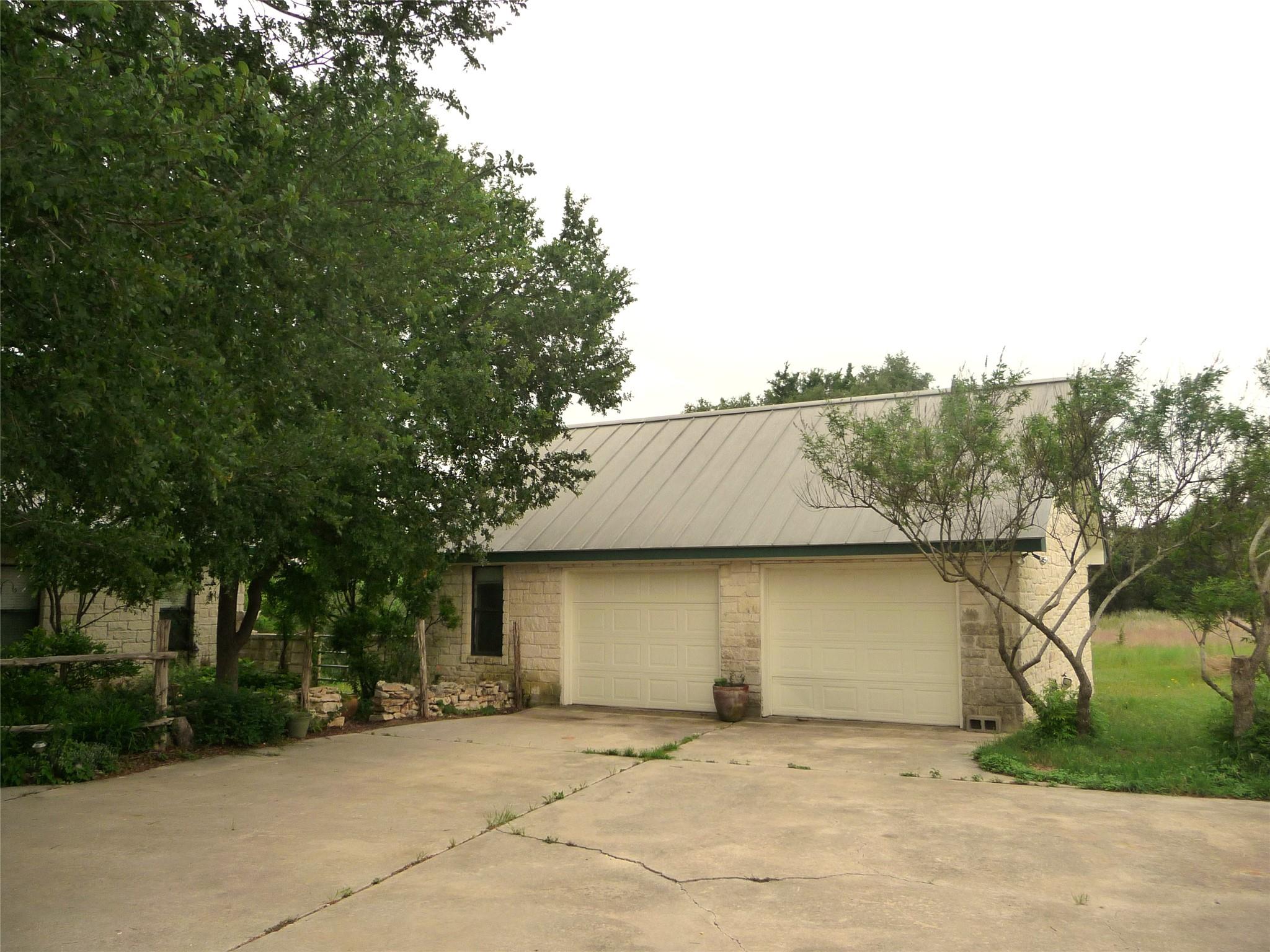 2900 Mount Sharp Rd, Wimberley, TX 78676