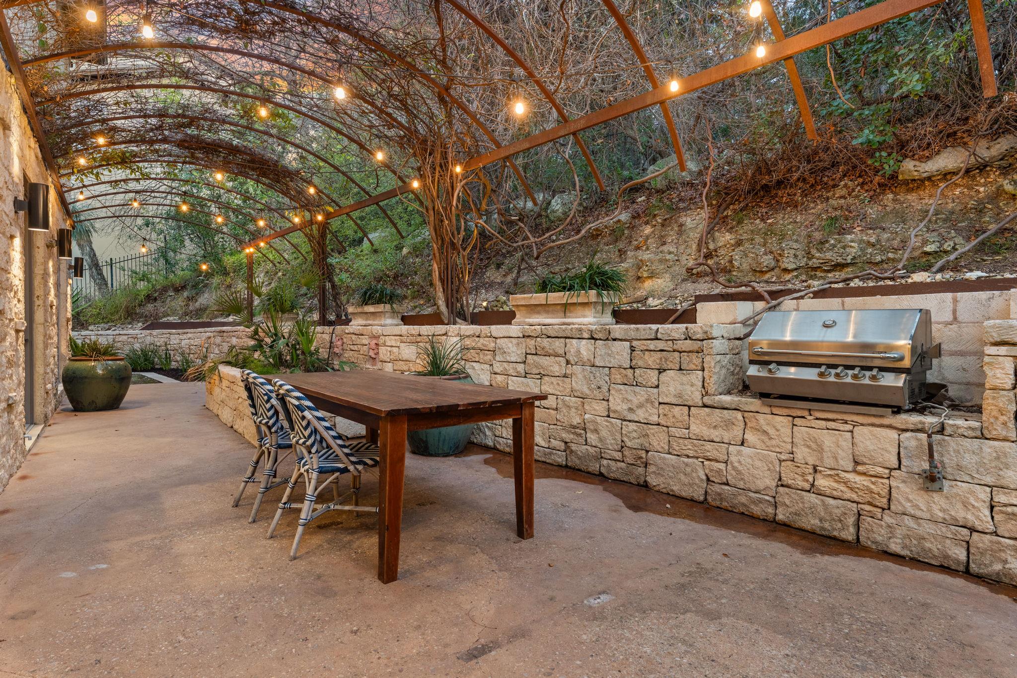 4407 Waterford Pl, Austin, TX 78731