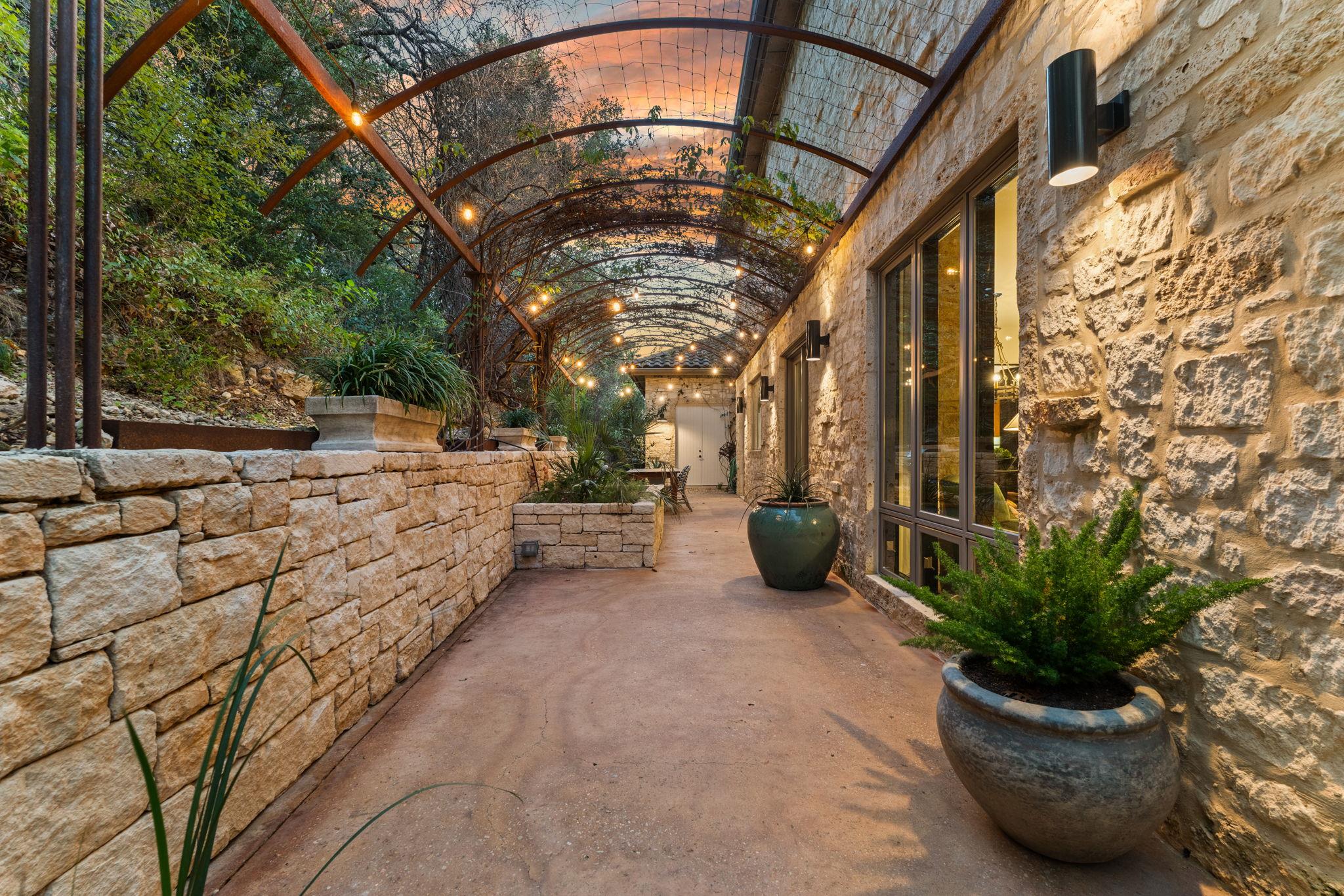 4407 Waterford Pl, Austin, TX 78731