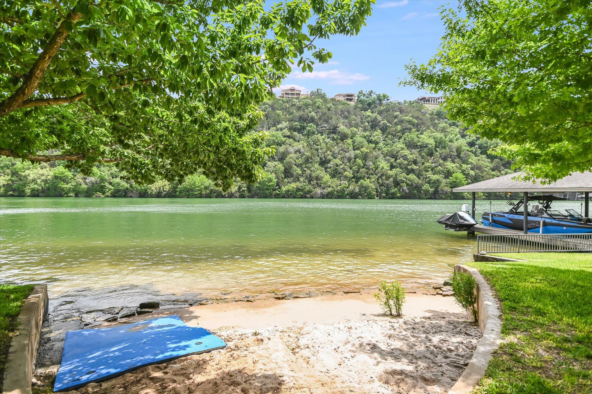 2305 Manana St, Austin, TX 78730