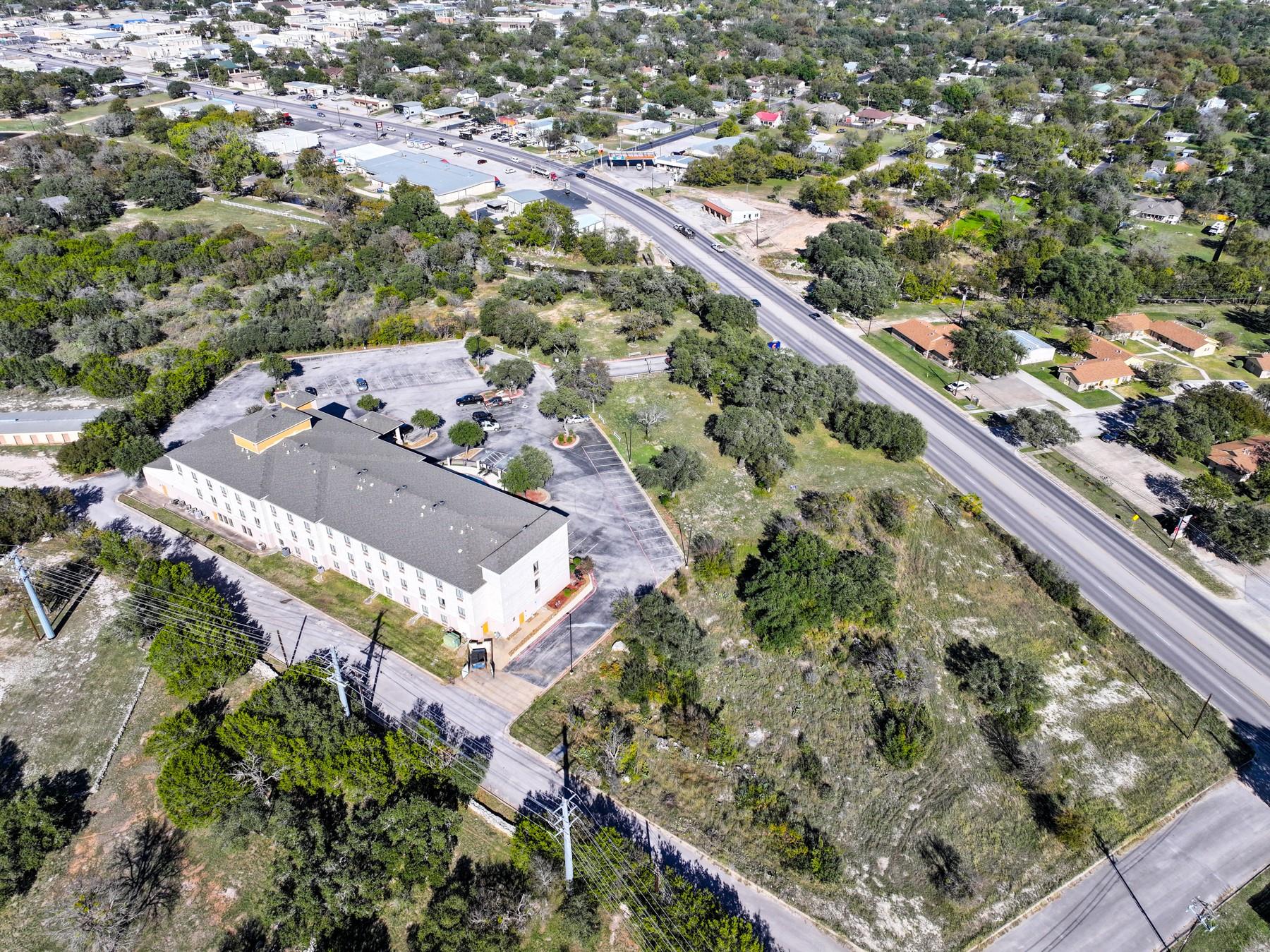 806 S Water St, Burnet, TX 78611