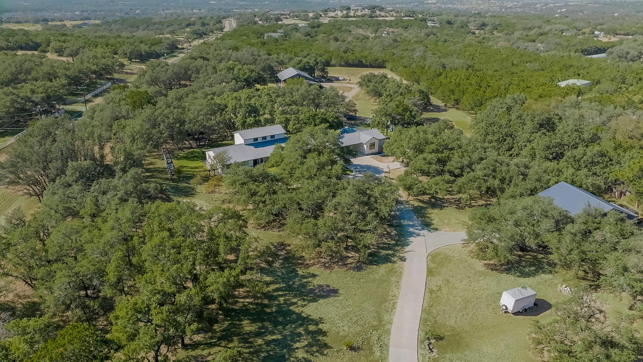 4200 Deer Trl, Spicewood, TX 78669