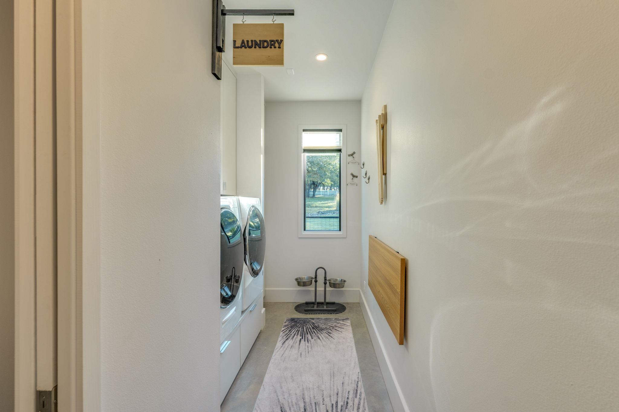 4200 Deer Trl, Spicewood, TX 78669