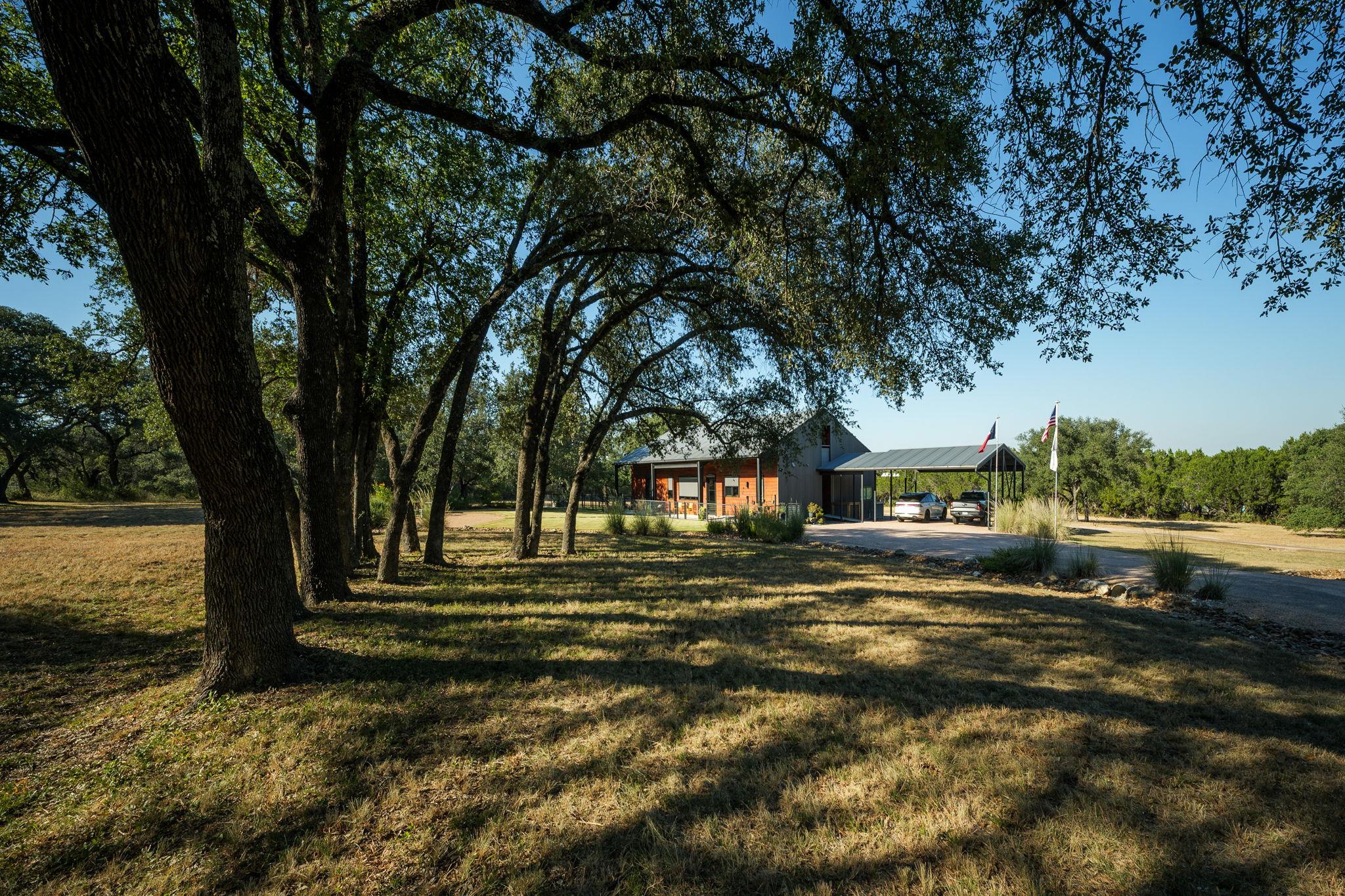 4200 Deer Trl, Spicewood, TX 78669
