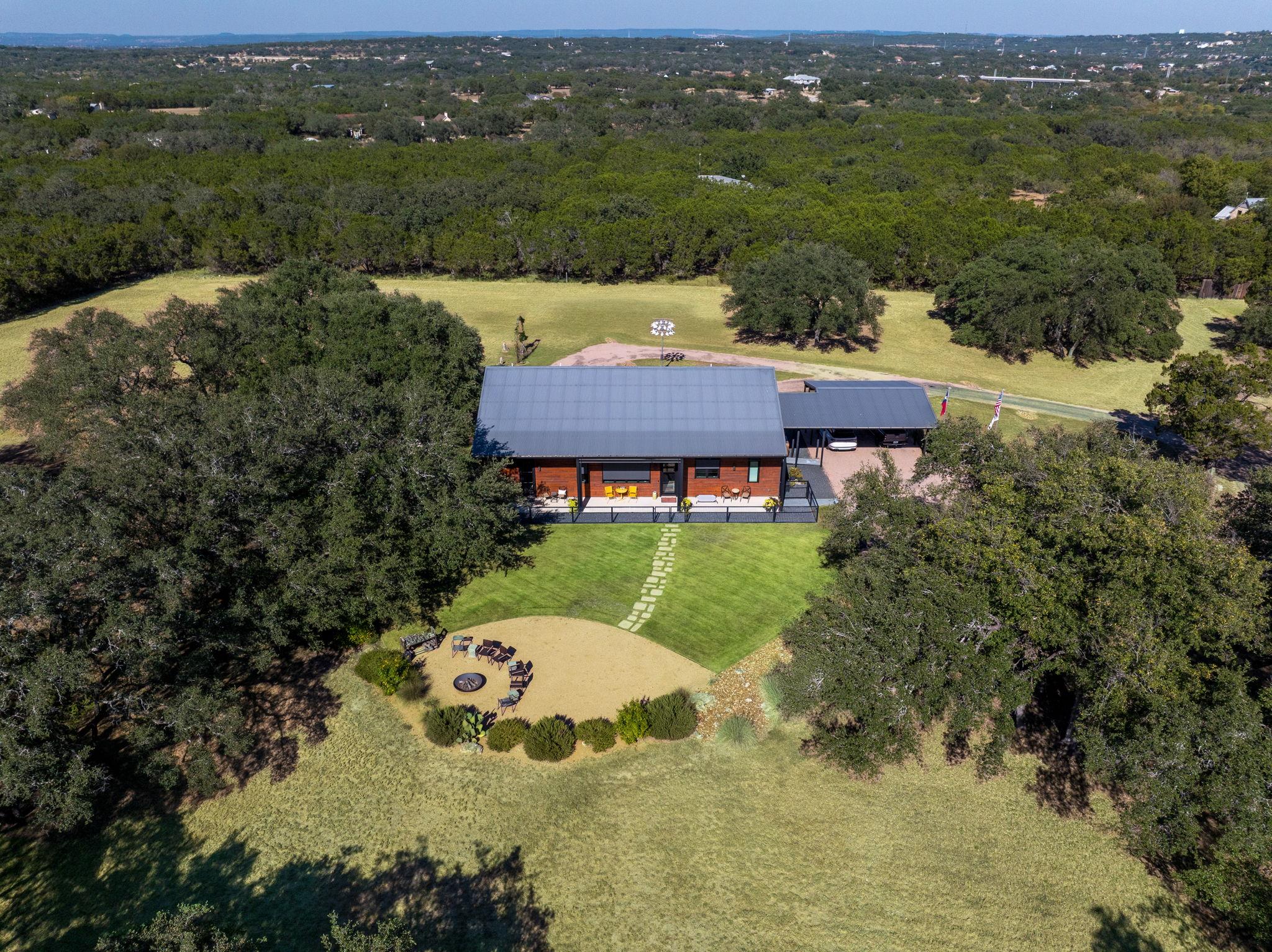 4200 Deer Trl, Spicewood, TX 78669
