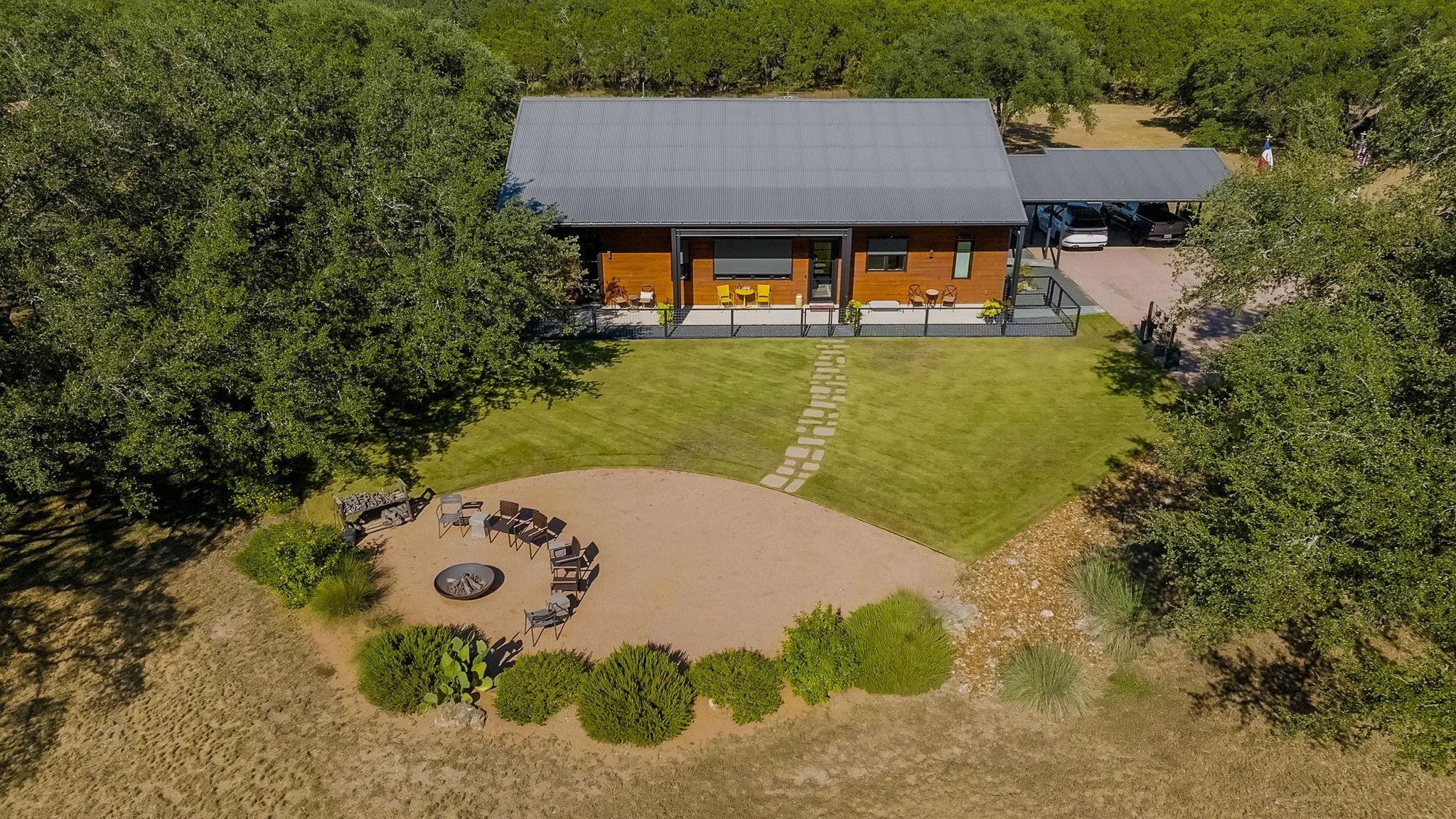 4200 Deer Trl, Spicewood, TX 78669