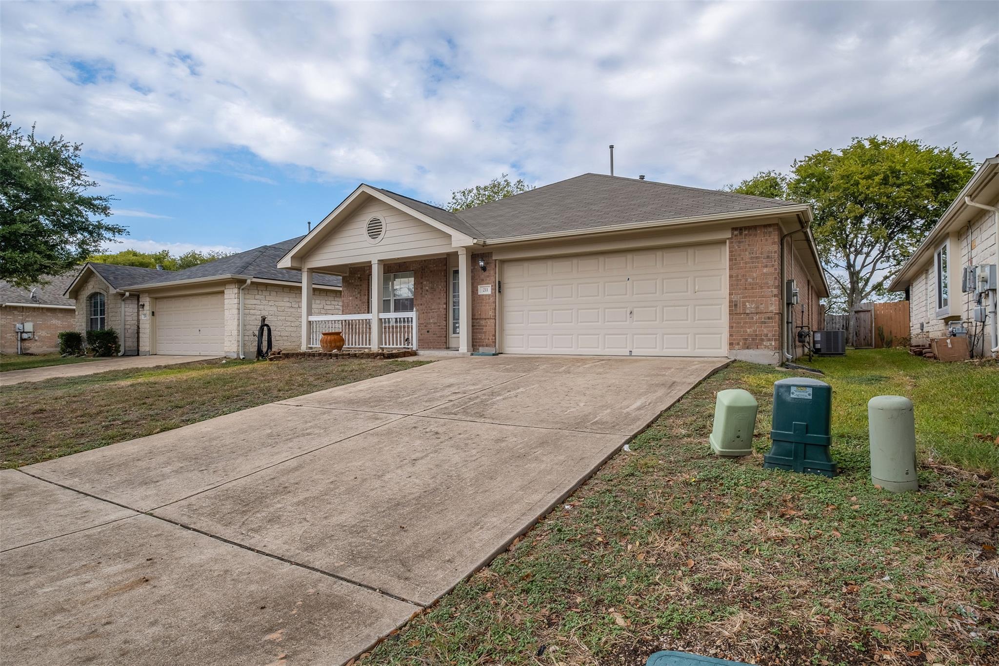 211 Chandler Crossing Trl, Round Rock, TX 78665