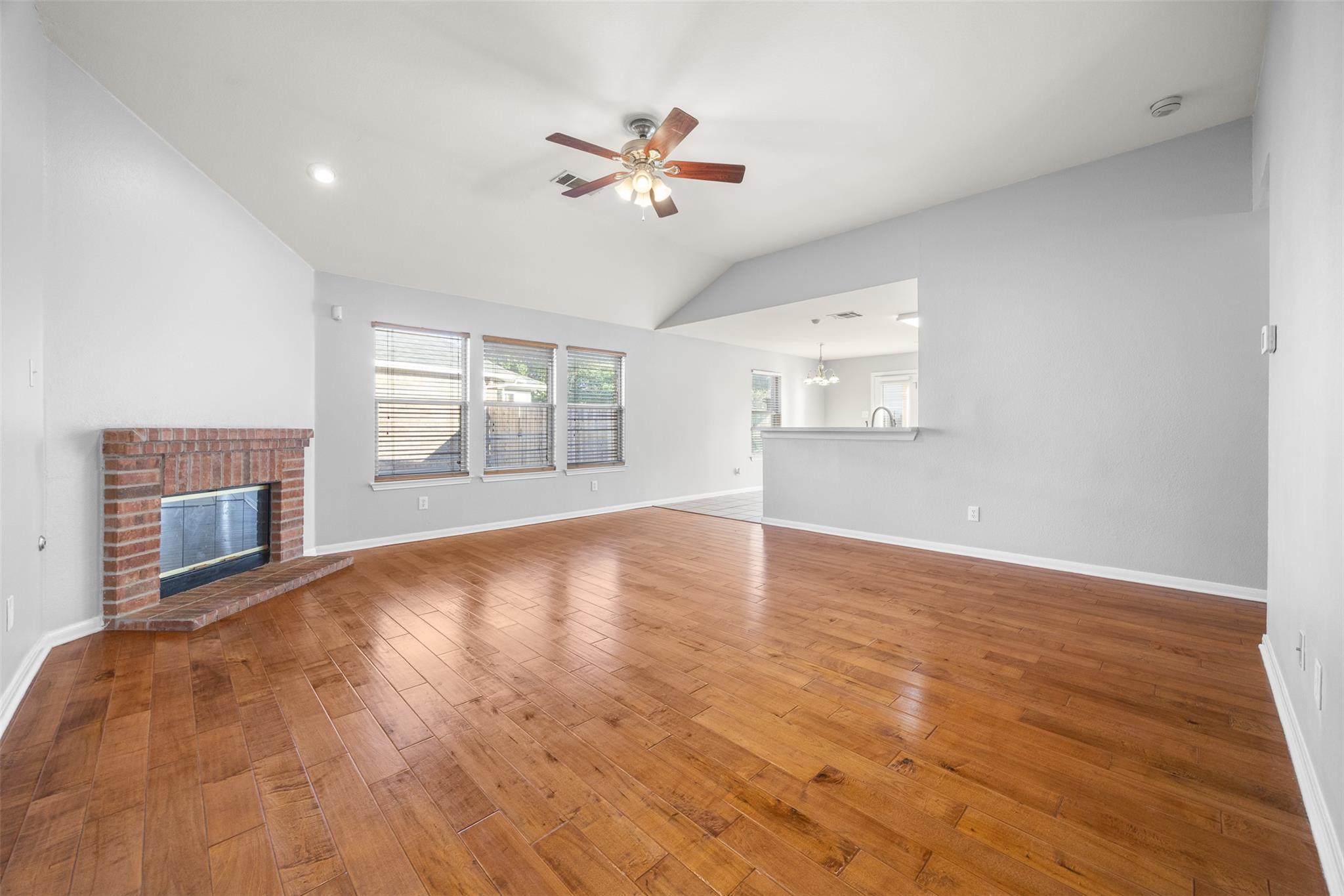 121 Primrose Blvd, Kyle, TX 78640