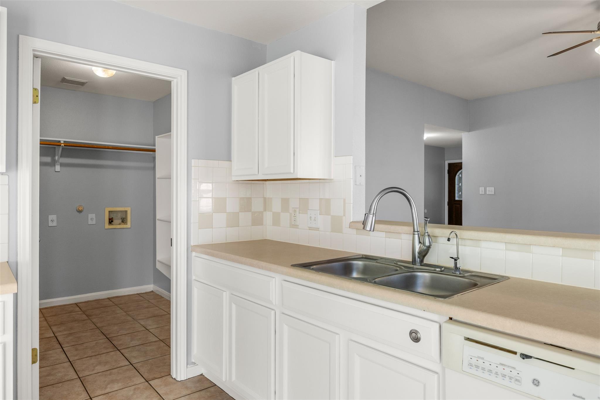 121 Primrose Blvd, Kyle, TX 78640