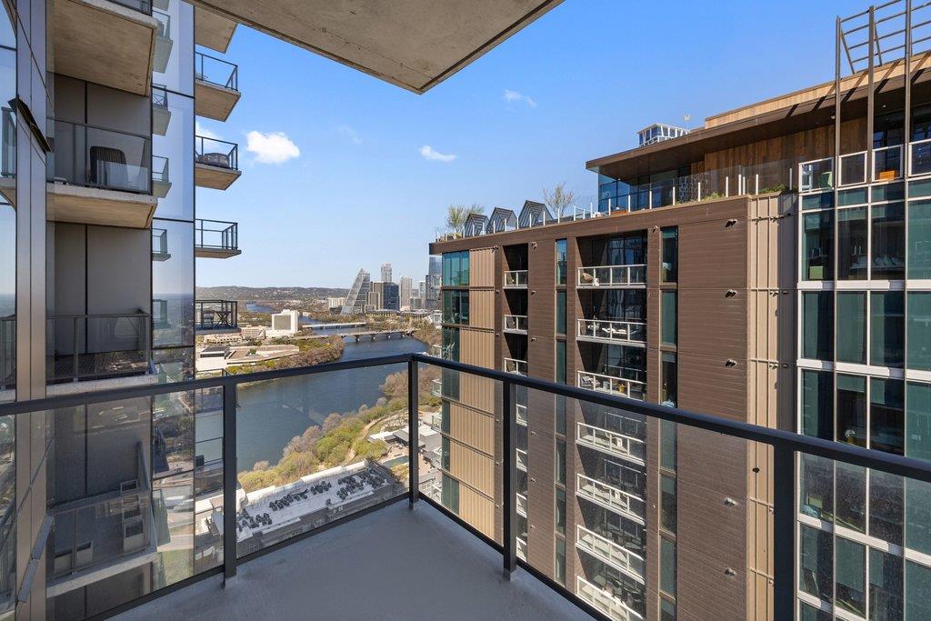 44 East Ave # 2807, Austin, TX 78701