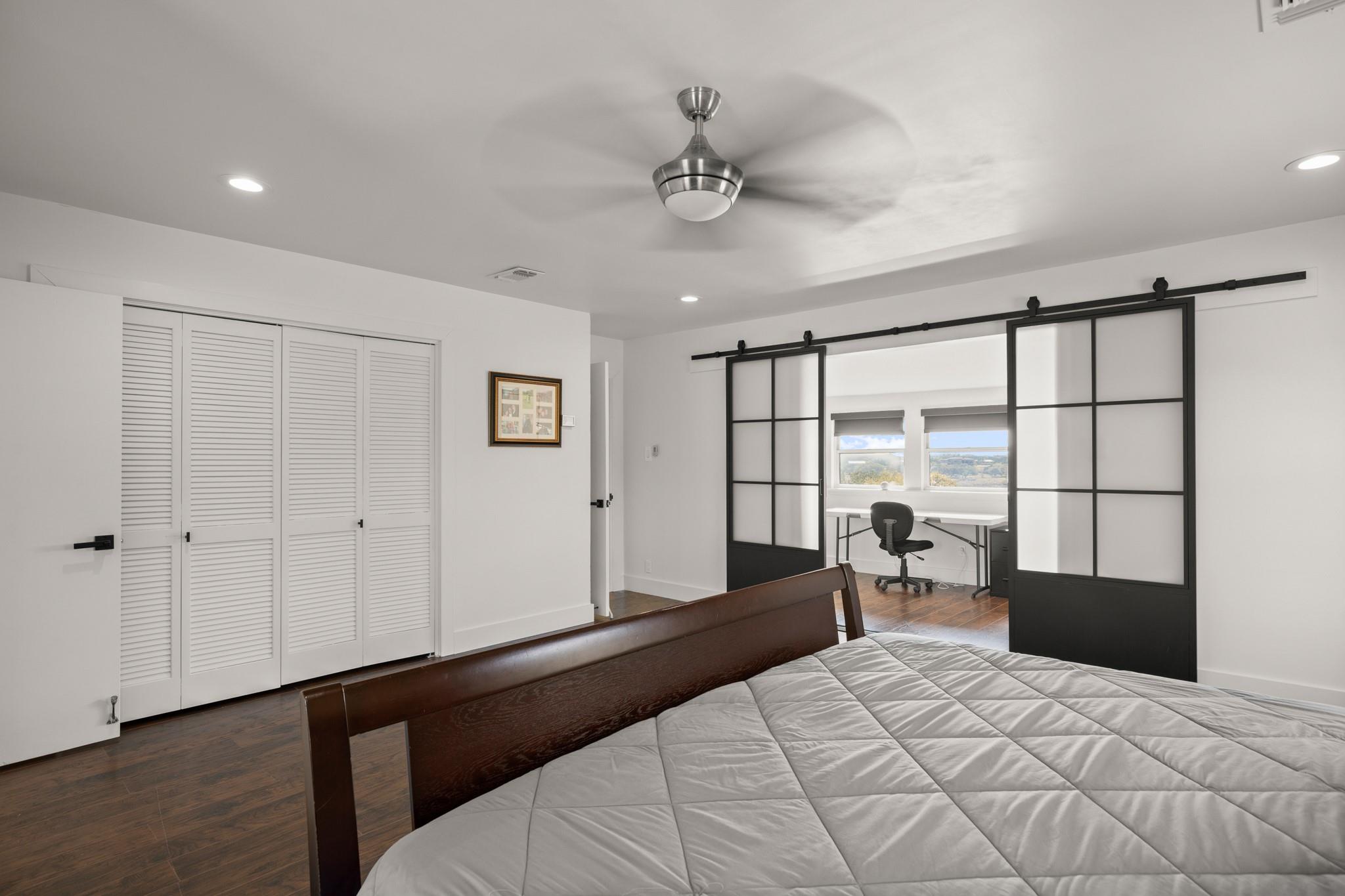 1405 Cat Hollow Club Dr, Spicewood, TX 78669