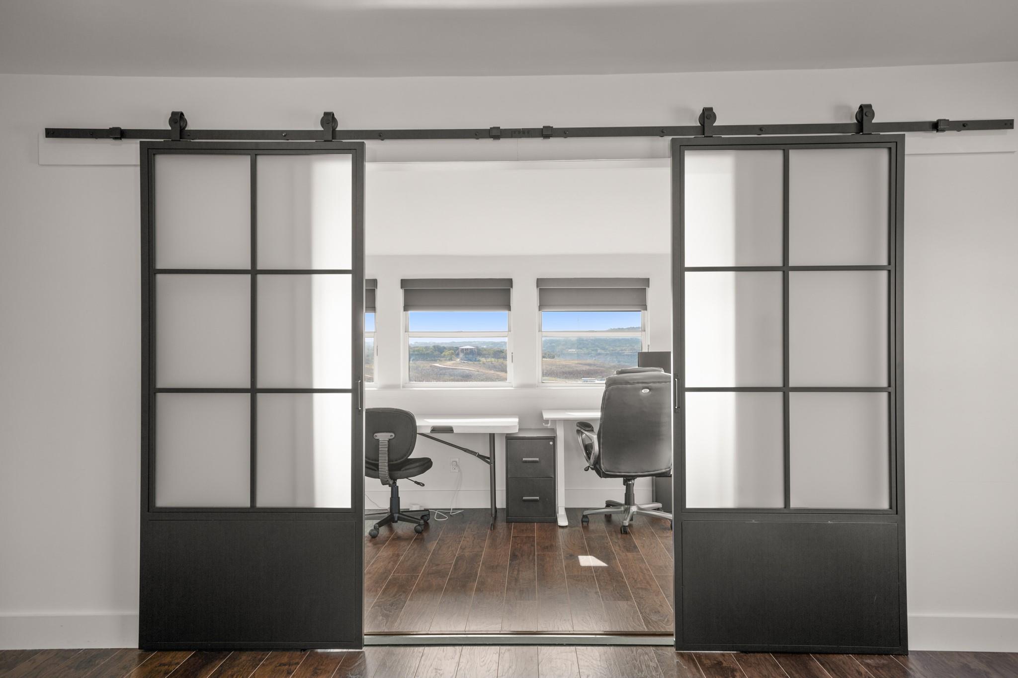 1405 Cat Hollow Club Dr, Spicewood, TX 78669