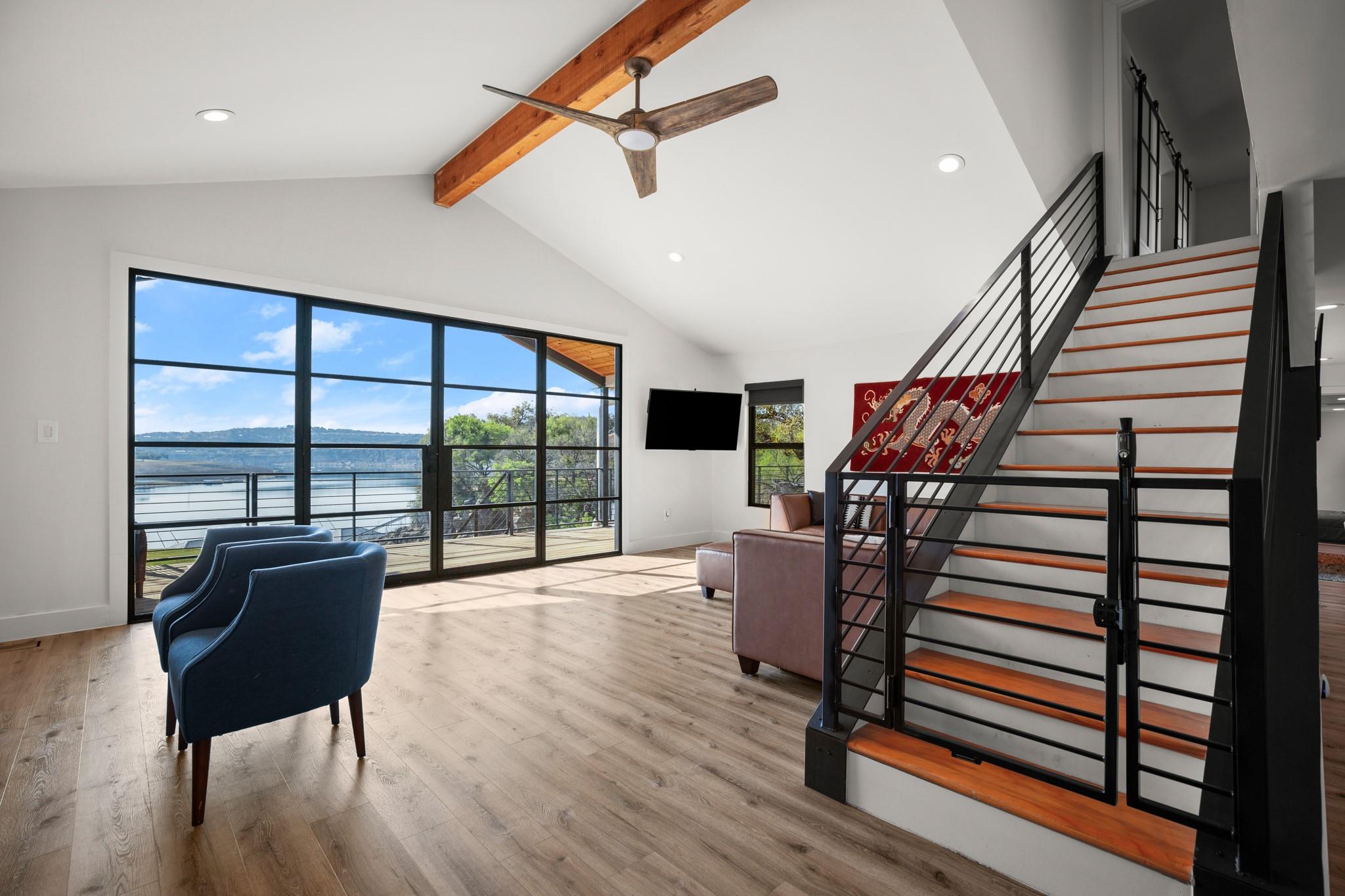 1405 Cat Hollow Club Dr, Spicewood, TX 78669