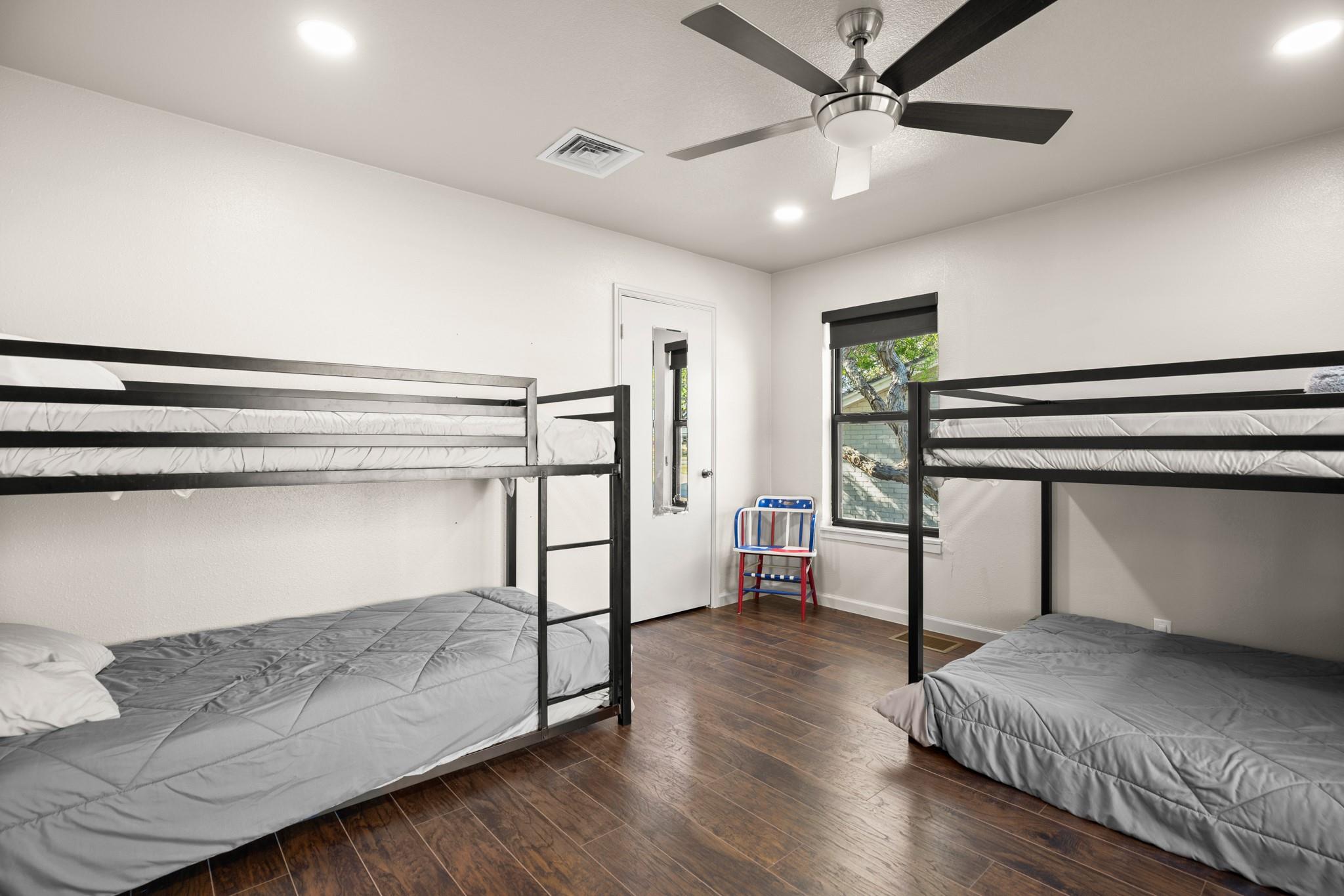 1405 Cat Hollow Club Dr, Spicewood, TX 78669