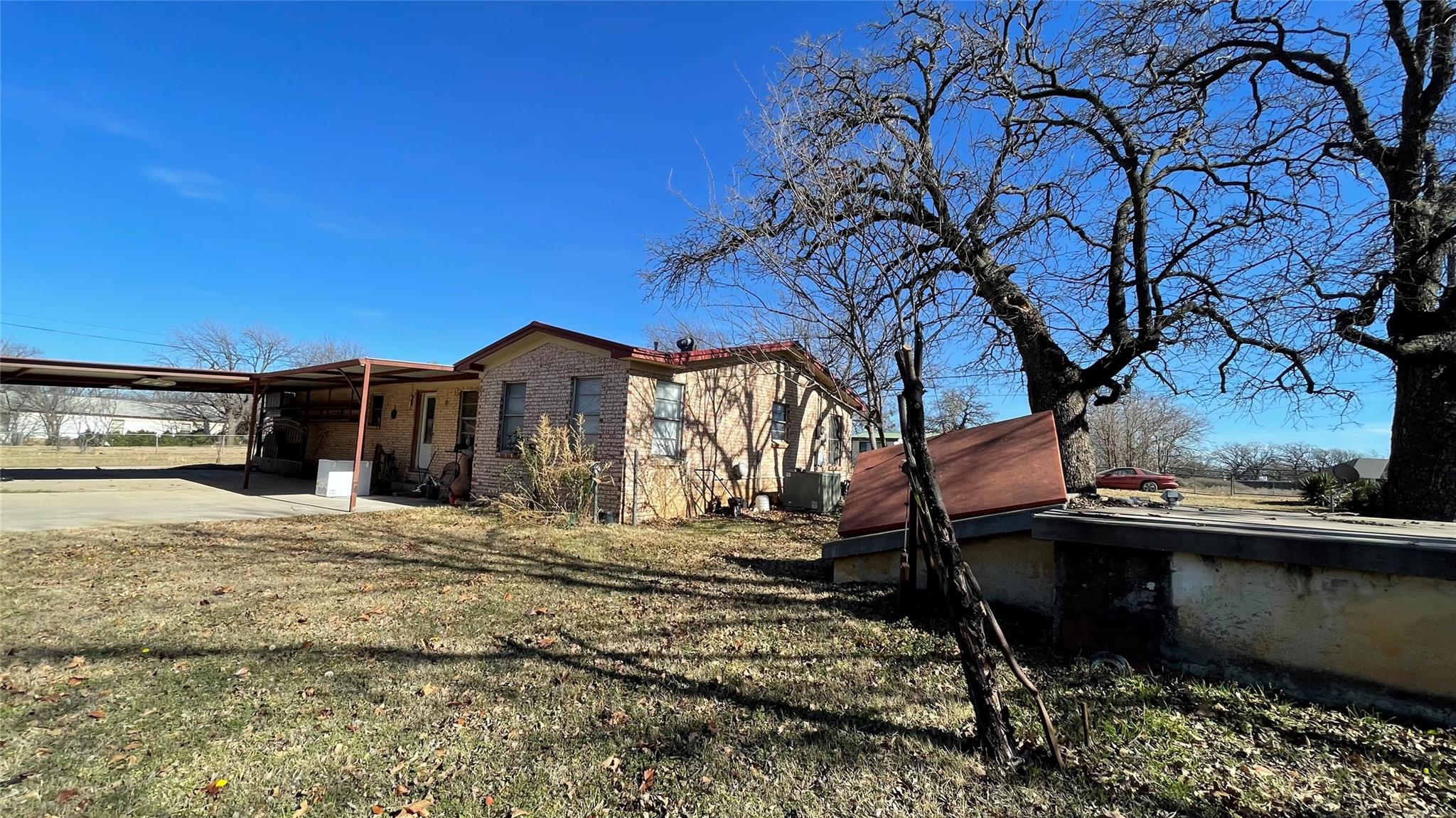 909 Fannin St, Nocona, TX 76255