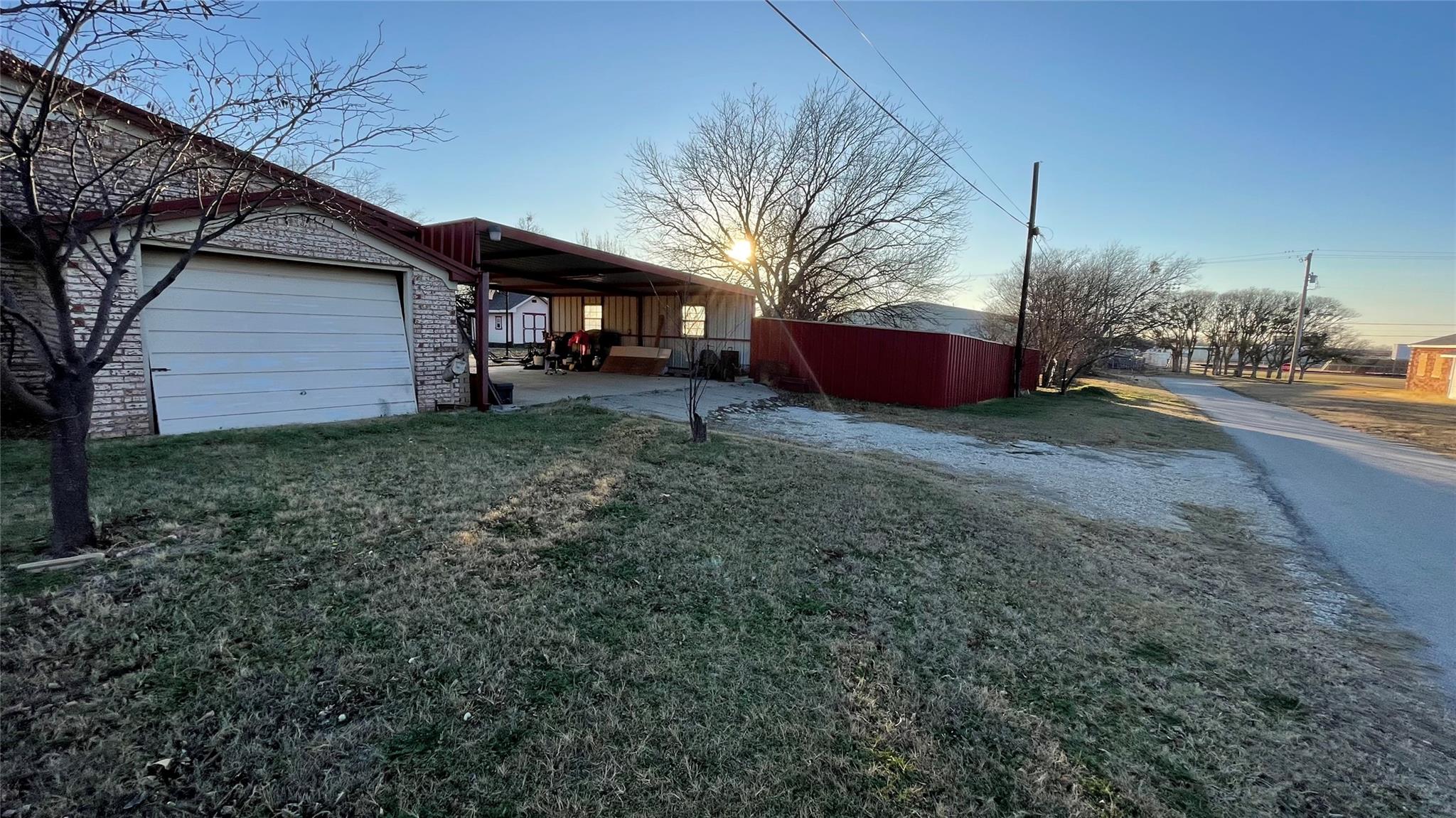 909 Fannin St, Nocona, TX 76255